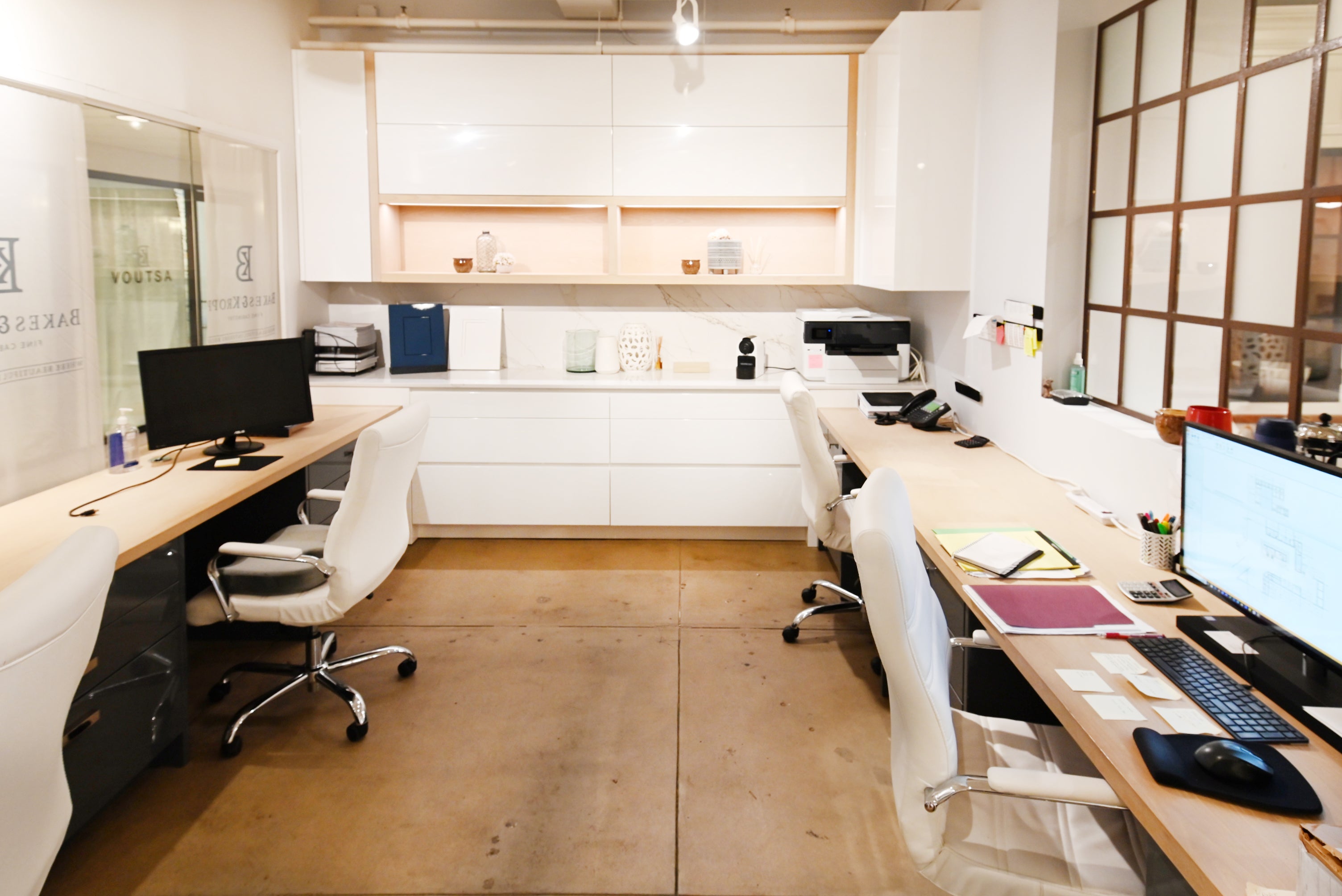 Bakes & Kropp Emerson Modern Showroom Display Desk Area