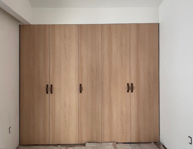 Eggersmann Decor Lindberg Oak Modern Closet System with Eco Leather Skai Sotega Handles