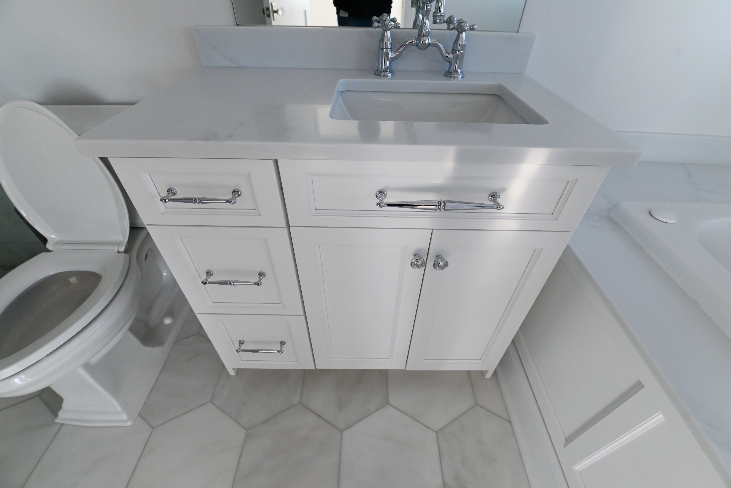 Traditional White 39" Single Vanity with Countertop, Sink and Faucet
