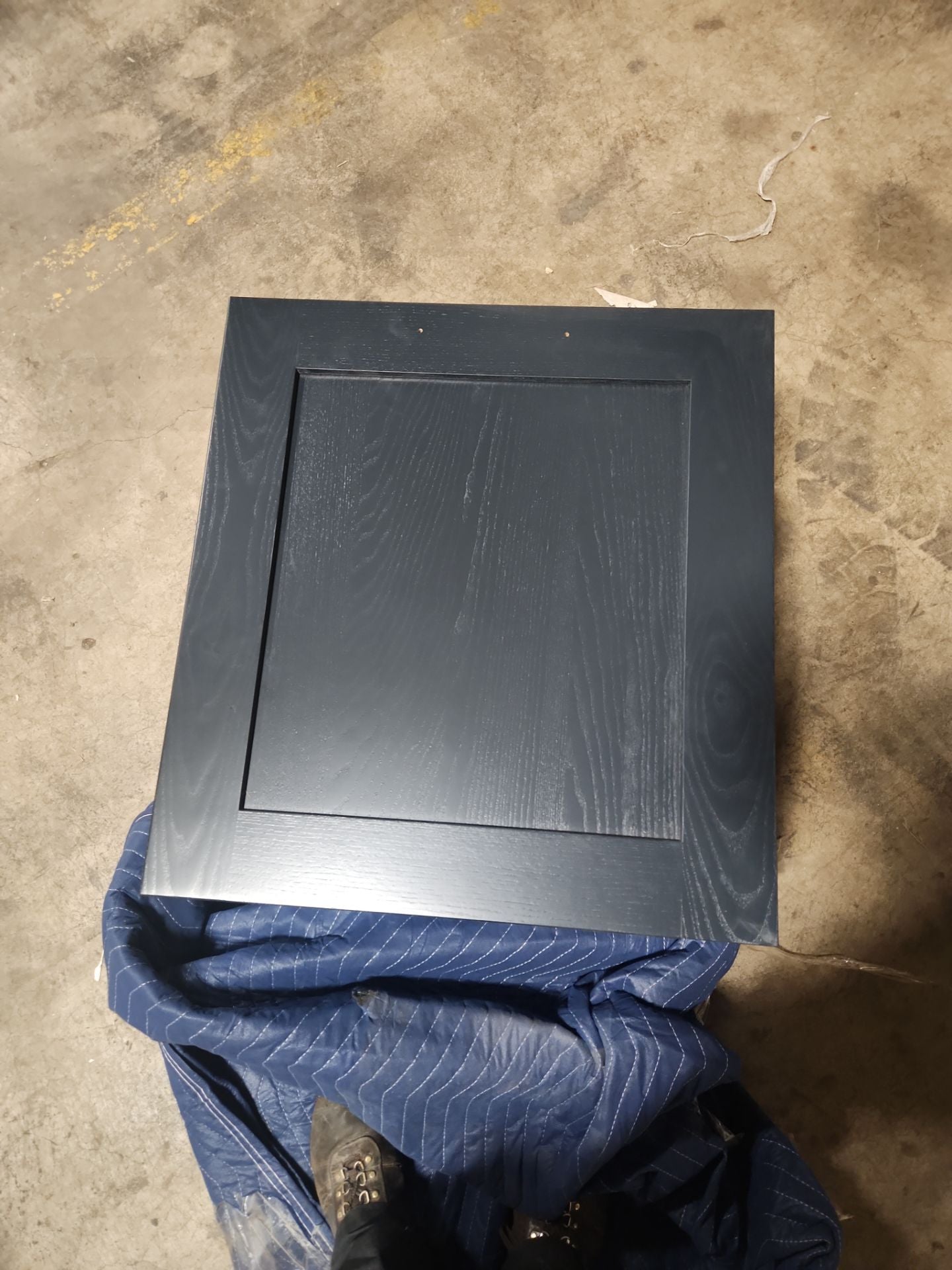 Häcker Velvet Blue & Light Grey Transitional Kitchen with Island and Stone Countertops