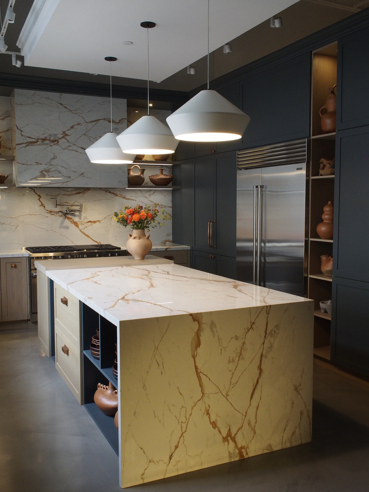 Albero Comodoro green oak veneer kitchen with Wolf and Sub-Zero appliances