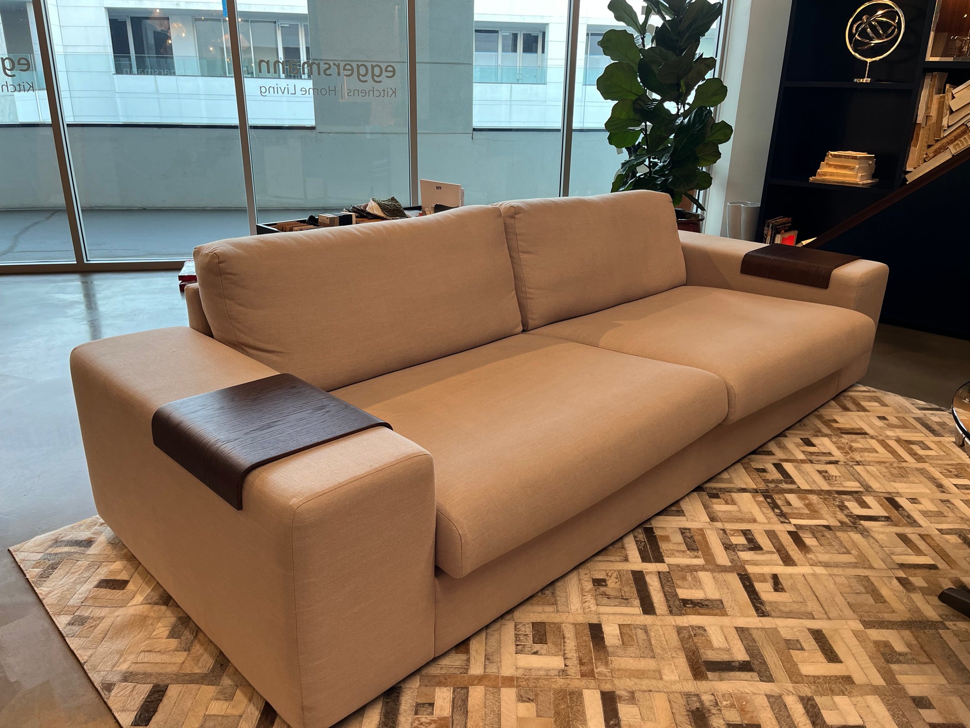 eggersmann Certified Local 3.5 Seater Style Modern Light Beige Sofa with Wooden Arm Trays