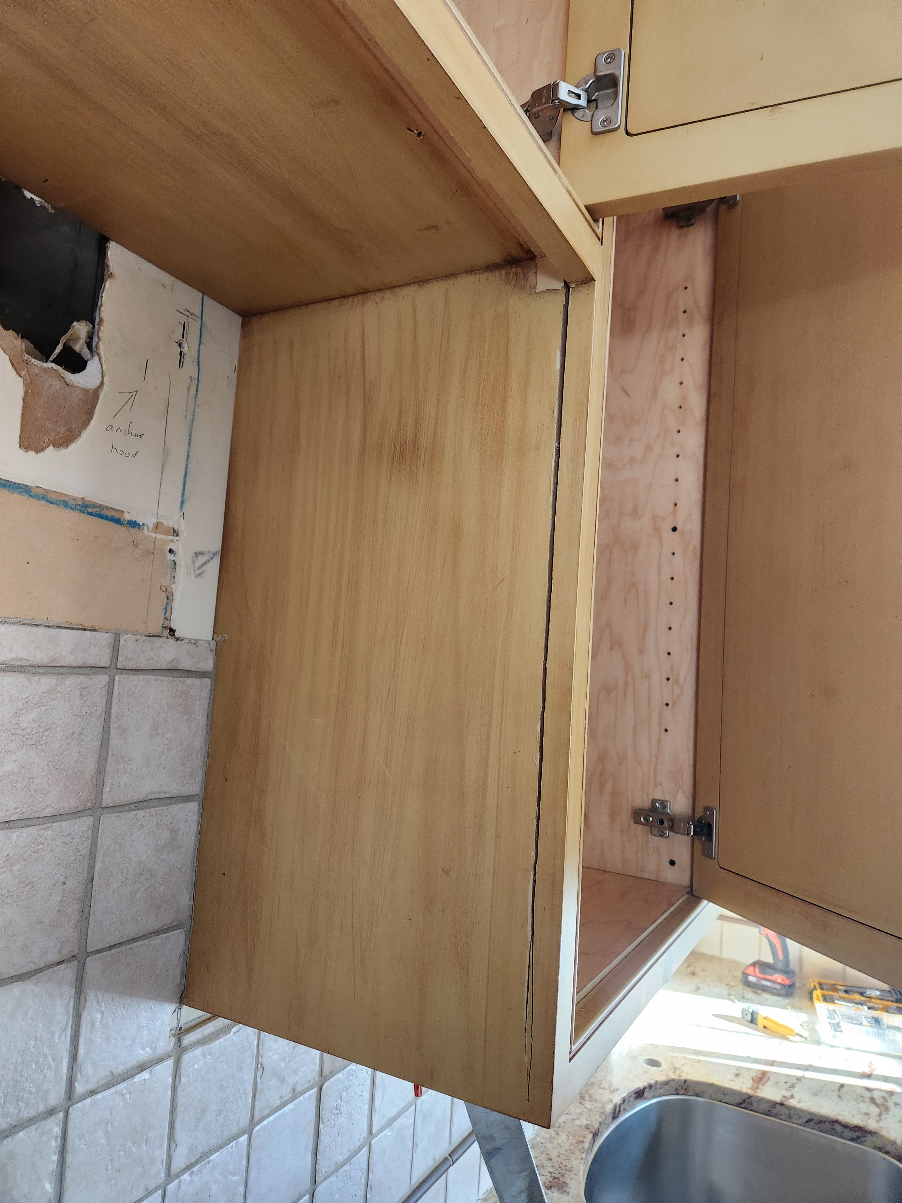 Traditional Light Brown Kitchen with Island, Appliances & Breakfast Area