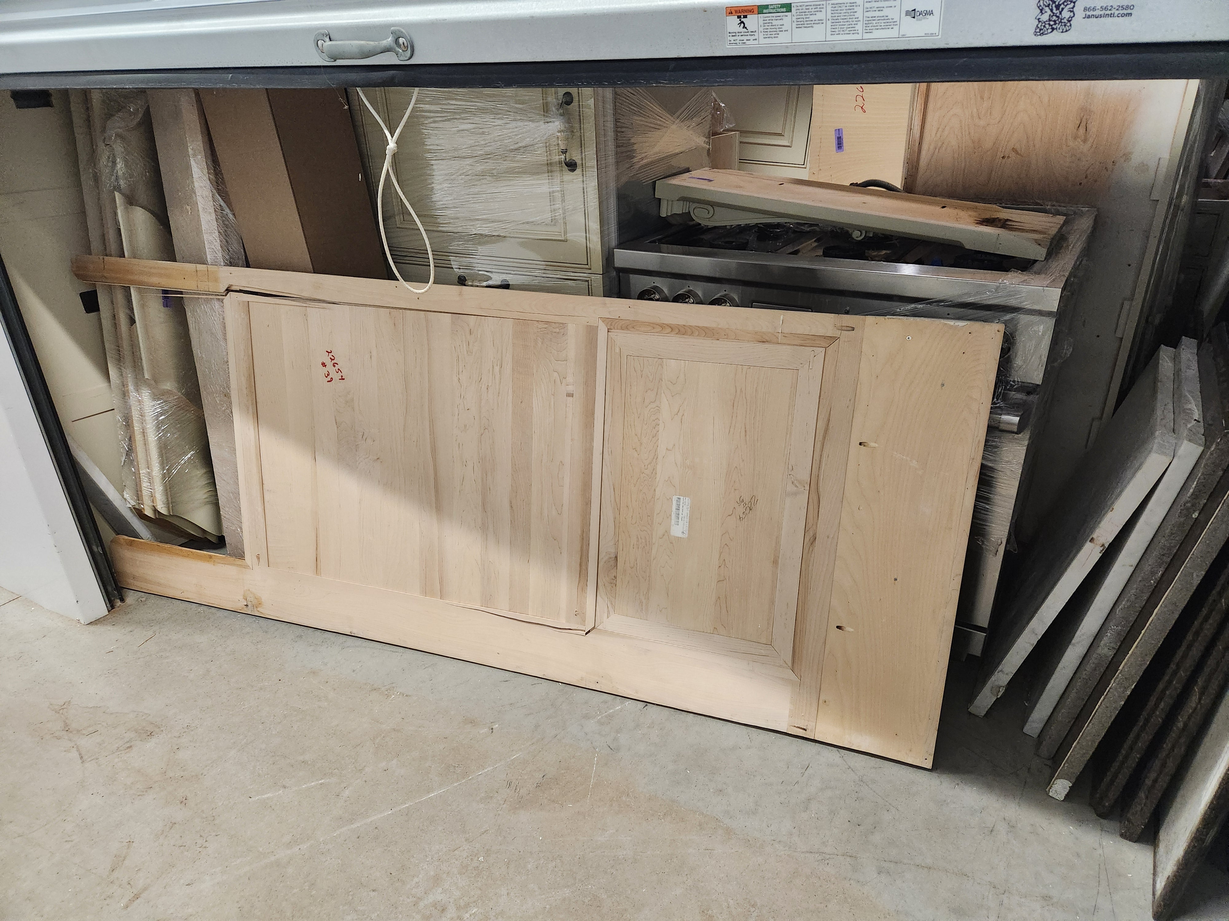 Form LTD Traditional Cream Kitchen with Island, Granite Countertops & Appliances