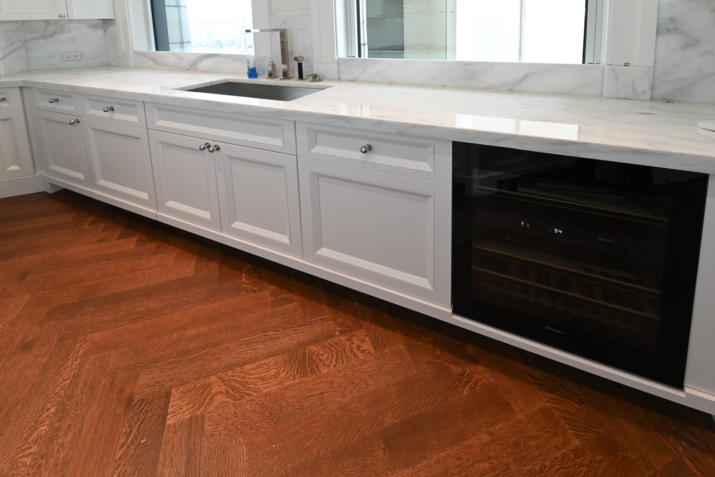 Molteni & C Dada Luxurious Winter Frost Traditional Pre-Owned Kitchen