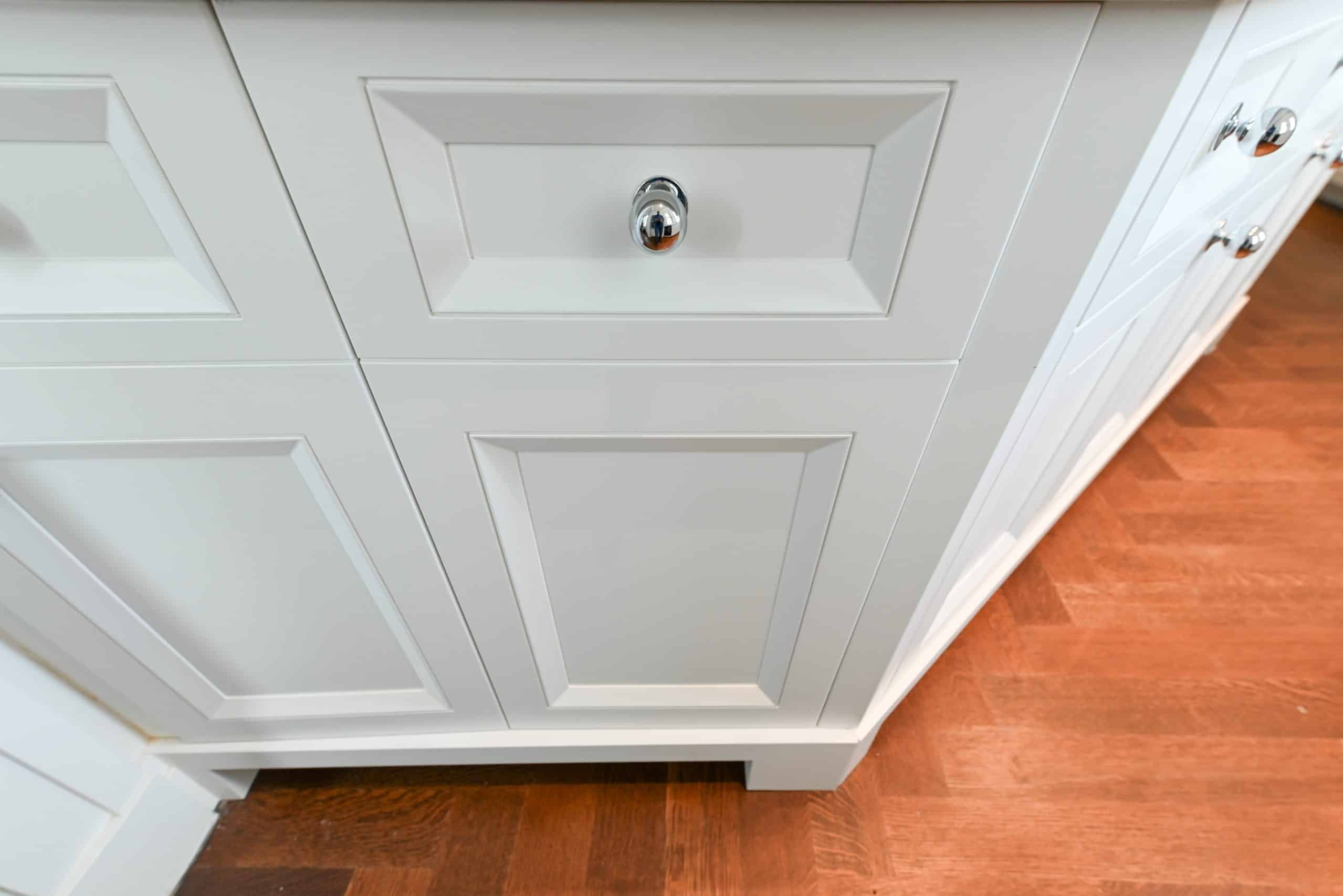 Molteni & C Dada Luxurious Winter Frost Traditional Pre-Owned Kitchen