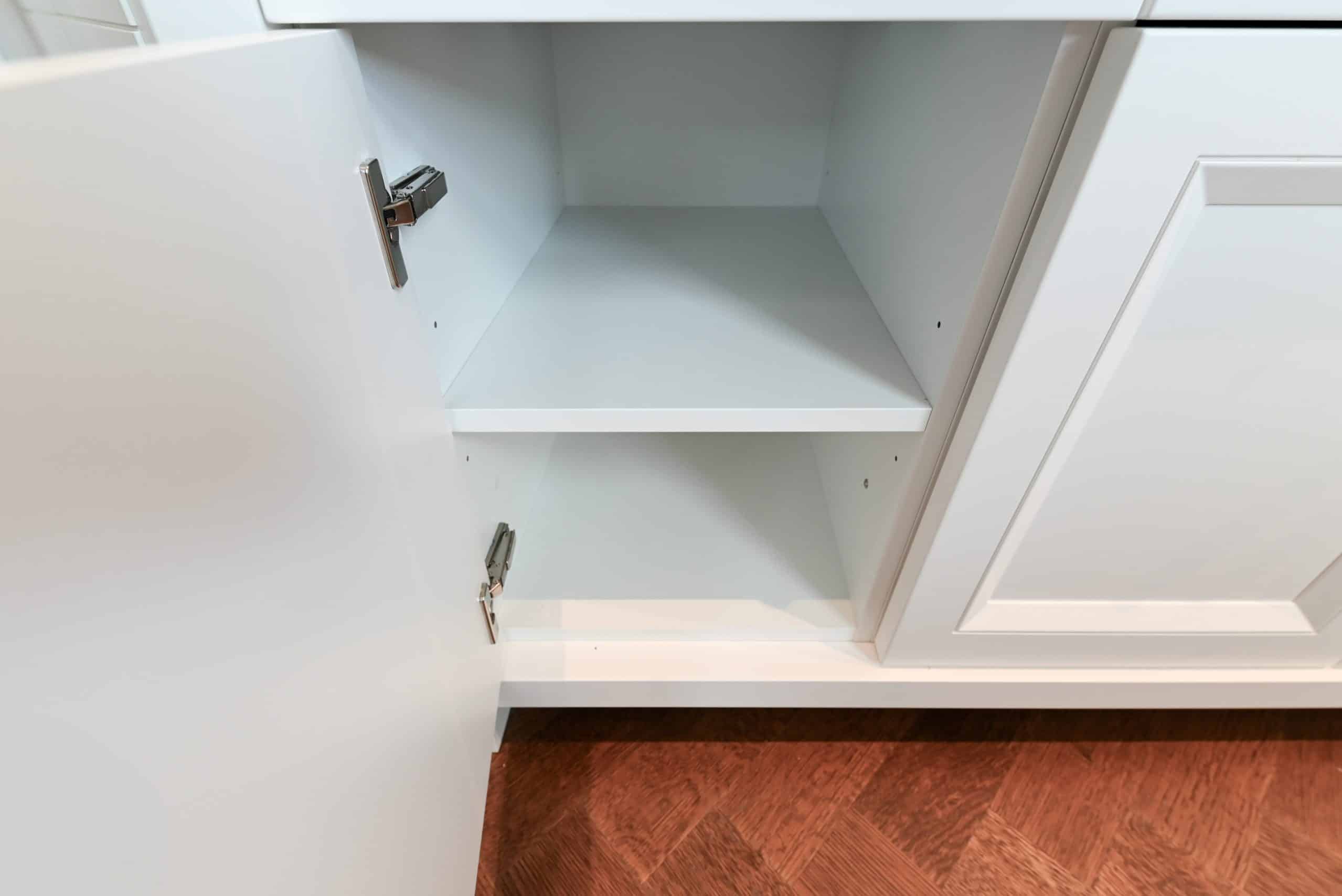 Molteni & C Dada Luxurious Winter Frost Traditional Pre-Owned Kitchen