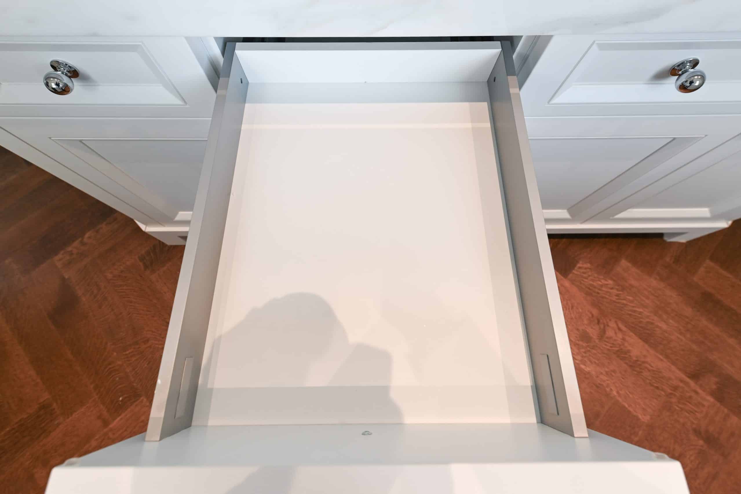 Molteni & C Dada Luxurious Winter Frost Traditional Pre-Owned Kitchen