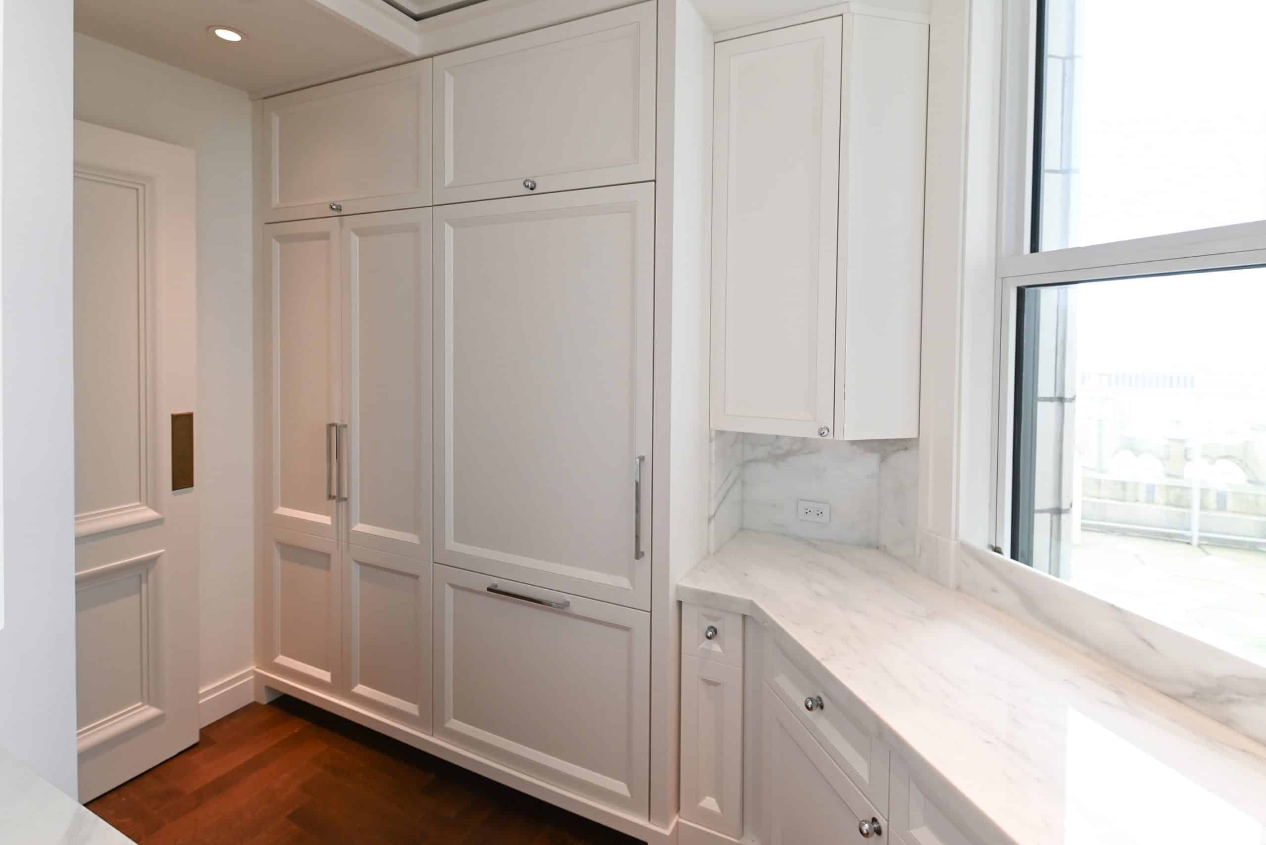 Molteni & C Dada Luxurious Winter Frost Traditional Pre-Owned Kitchen