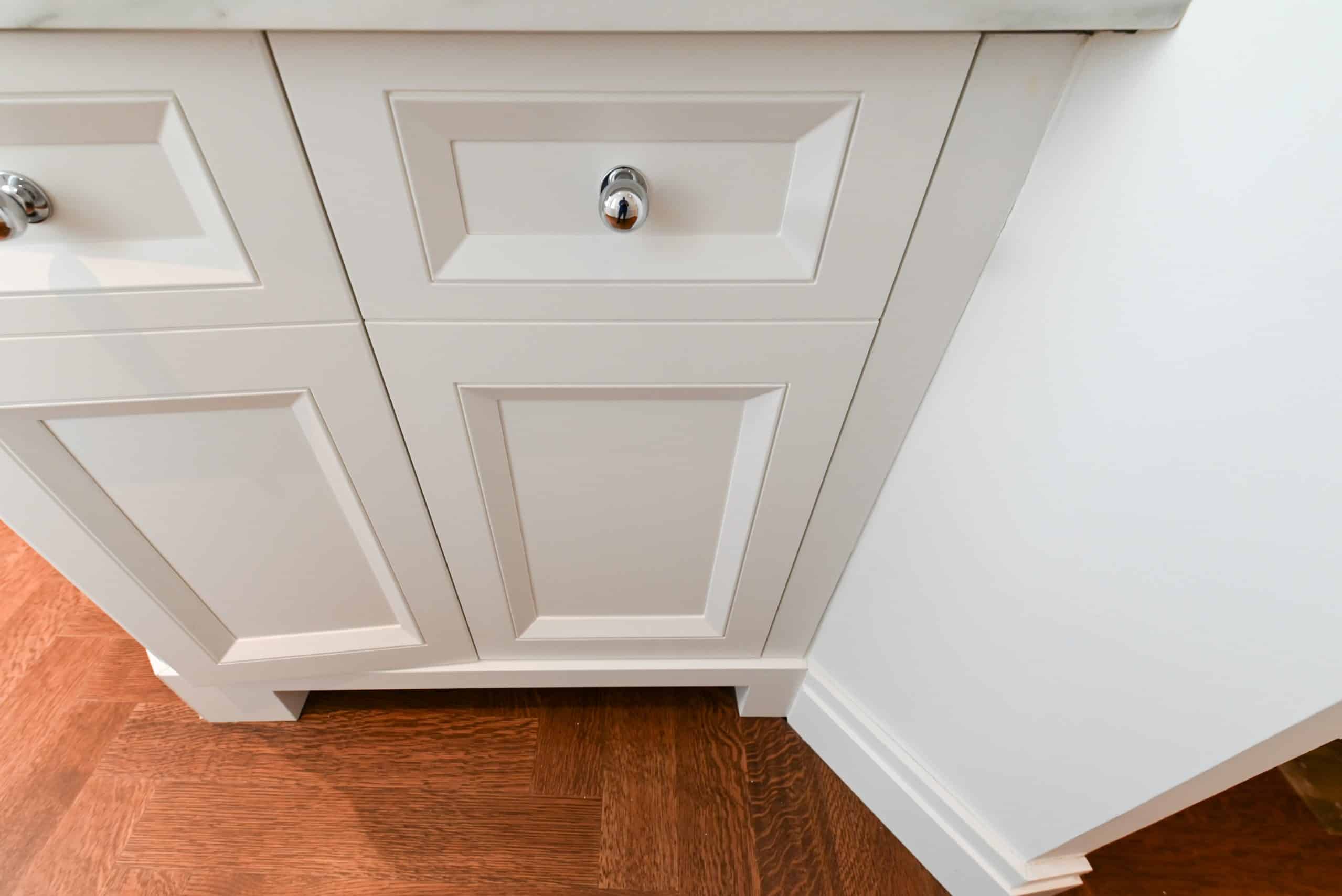 Molteni & C Dada Luxurious Winter Frost Traditional Pre-Owned Kitchen