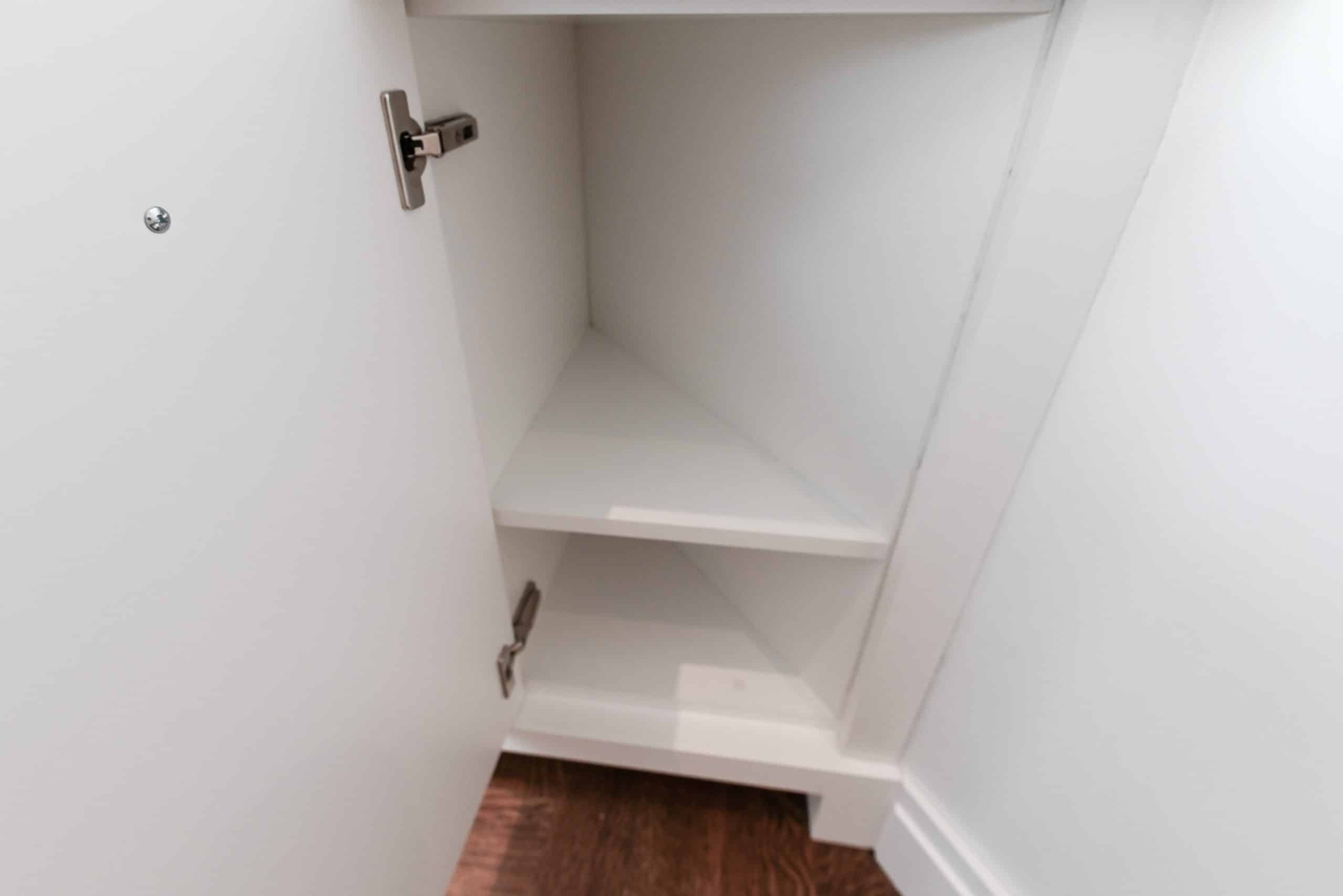 Molteni & C Dada Luxurious Winter Frost Traditional Pre-Owned Kitchen