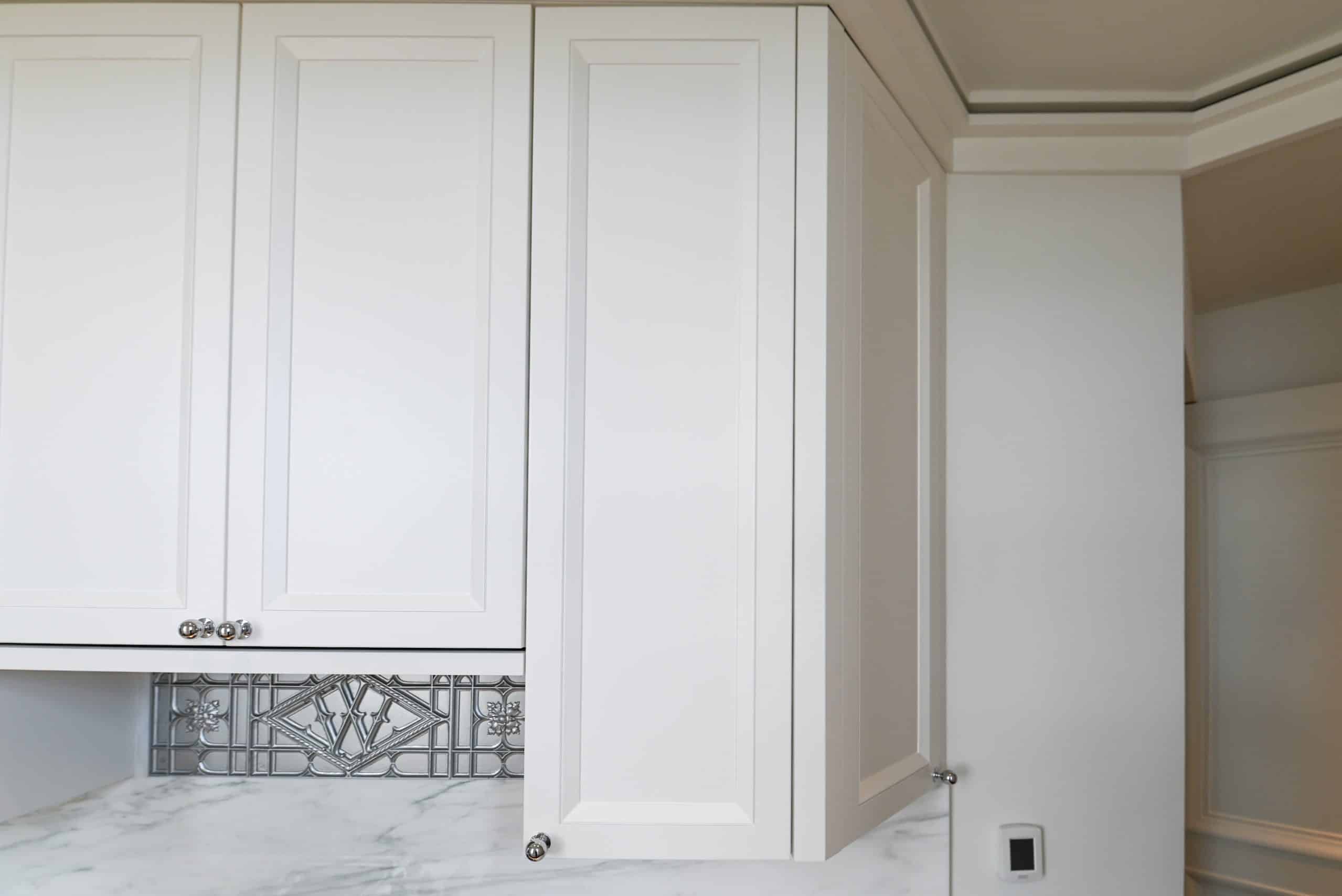 Molteni & C Dada Luxurious Winter Frost Traditional Pre-Owned Kitchen