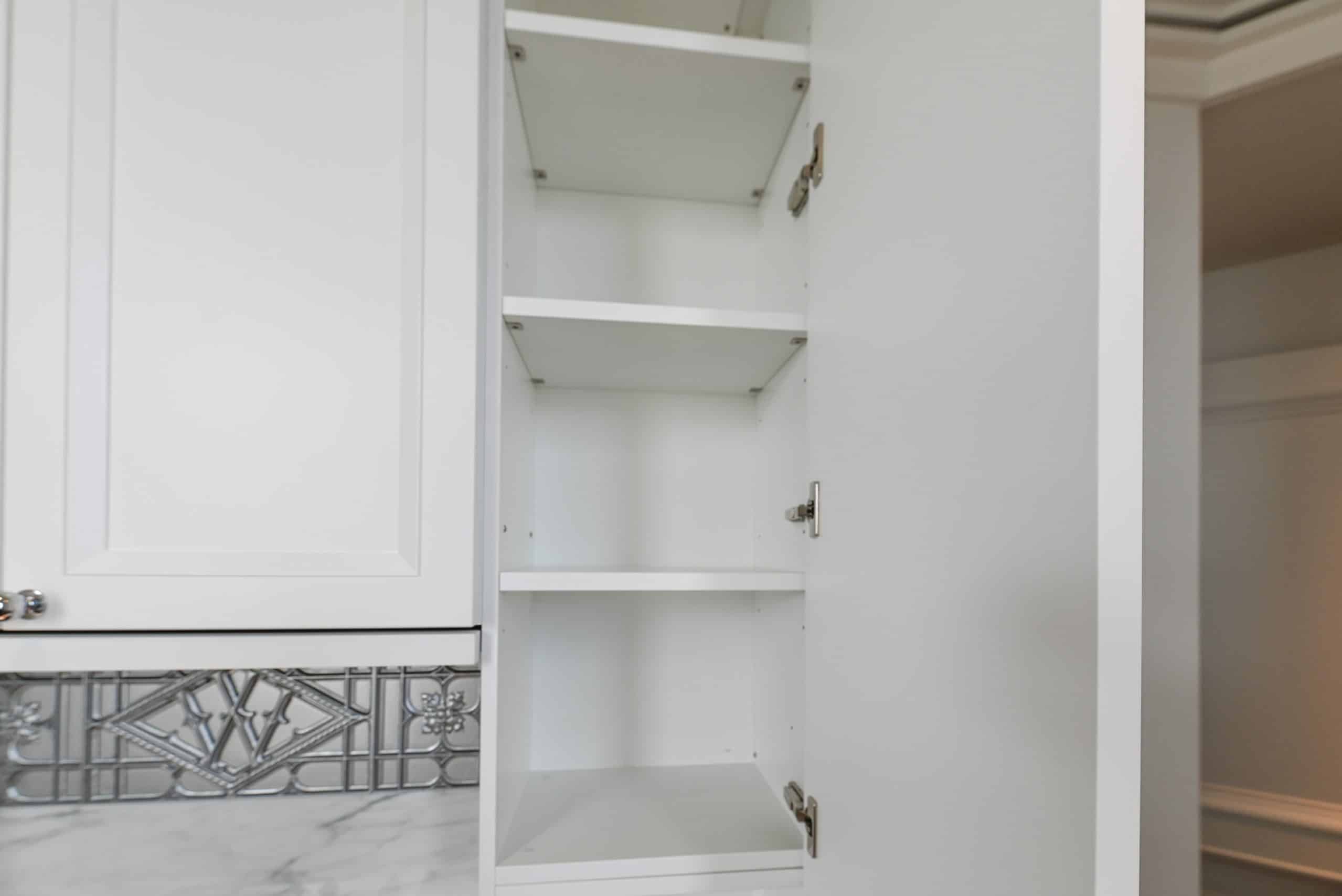 Molteni & C Dada Luxurious Winter Frost Traditional Pre-Owned Kitchen