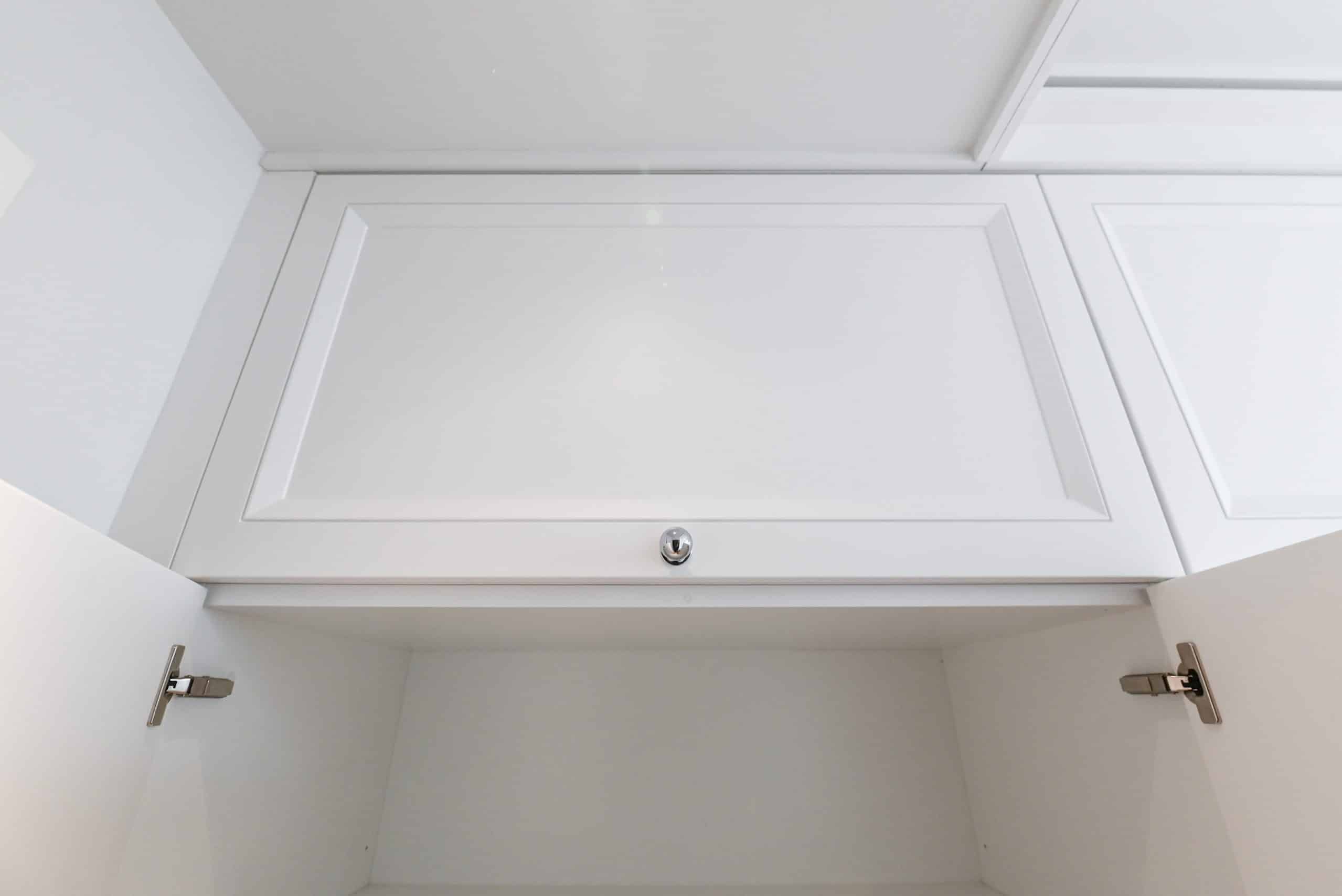 Molteni & C Dada Luxurious Winter Frost Traditional Pre-Owned Kitchen