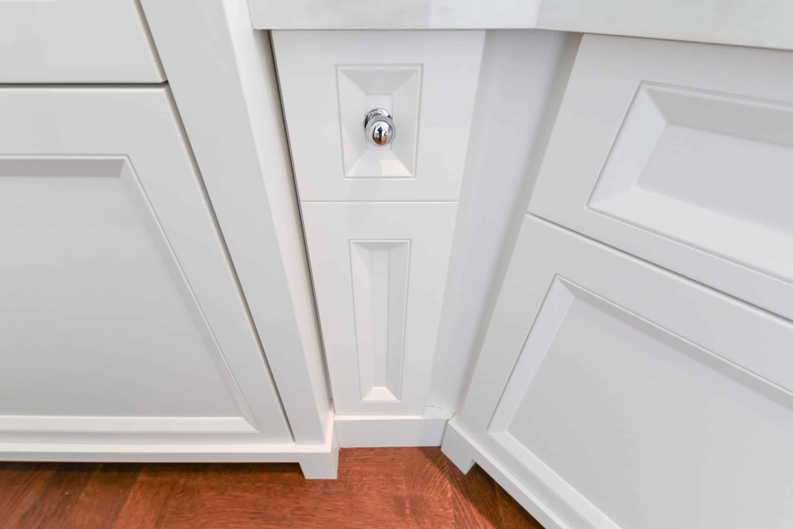 Molteni & C Dada Luxurious Winter Frost Traditional Pre-Owned Kitchen