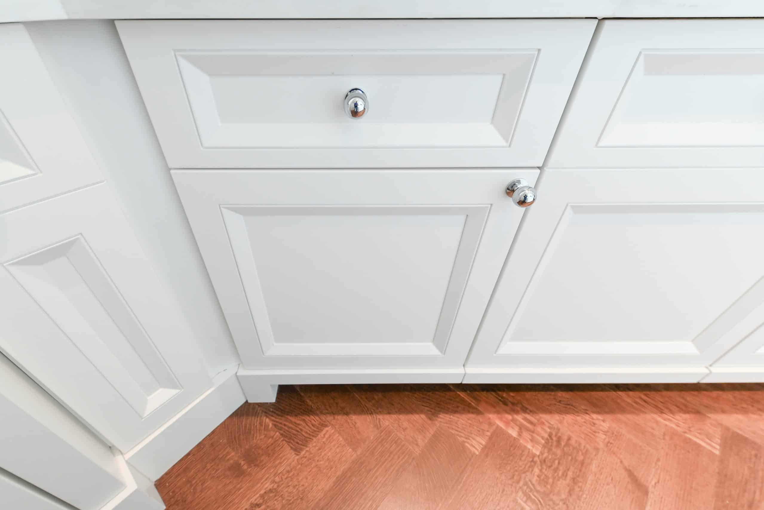 Molteni & C Dada Luxurious Winter Frost Traditional Pre-Owned Kitchen