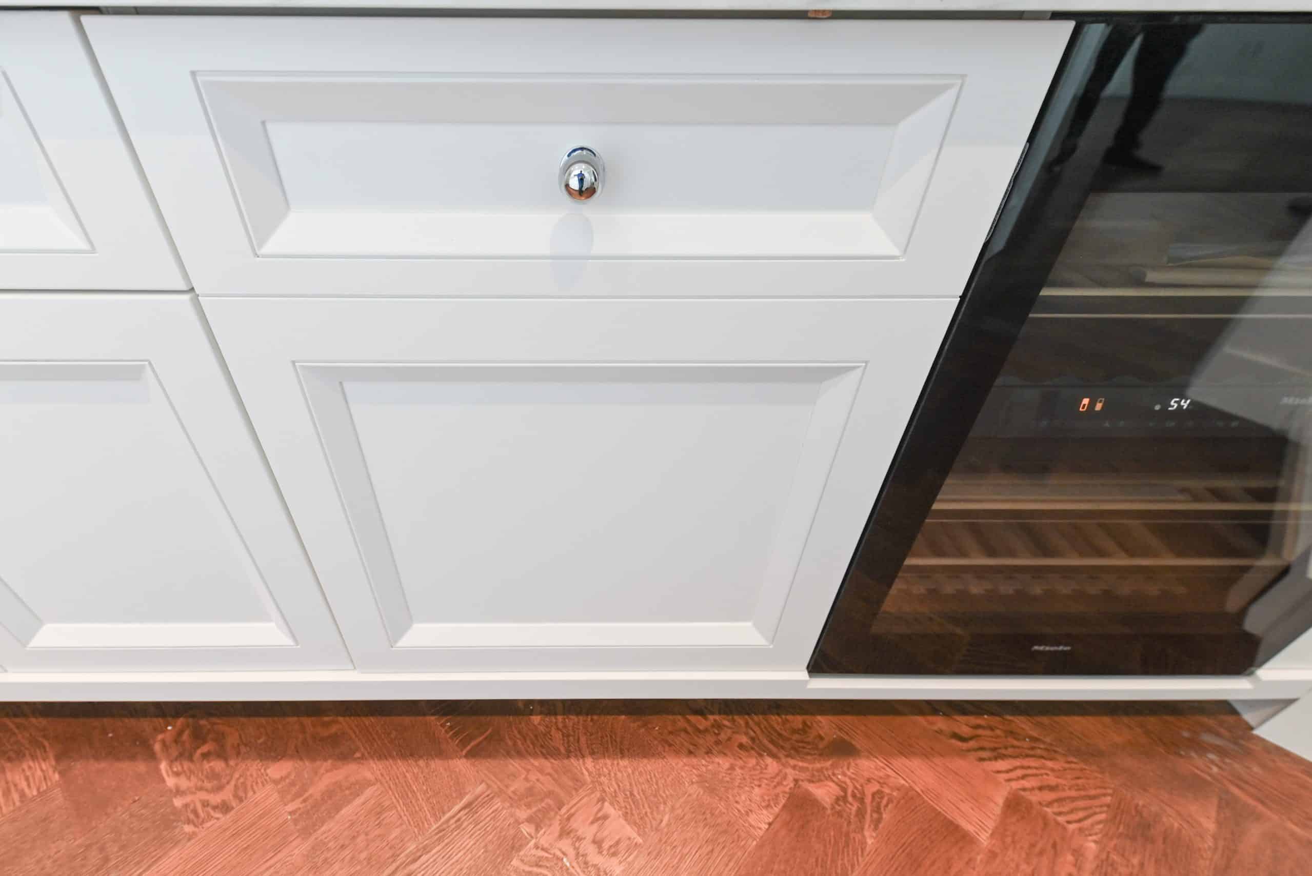 Molteni & C Dada Luxurious Winter Frost Traditional Pre-Owned Kitchen