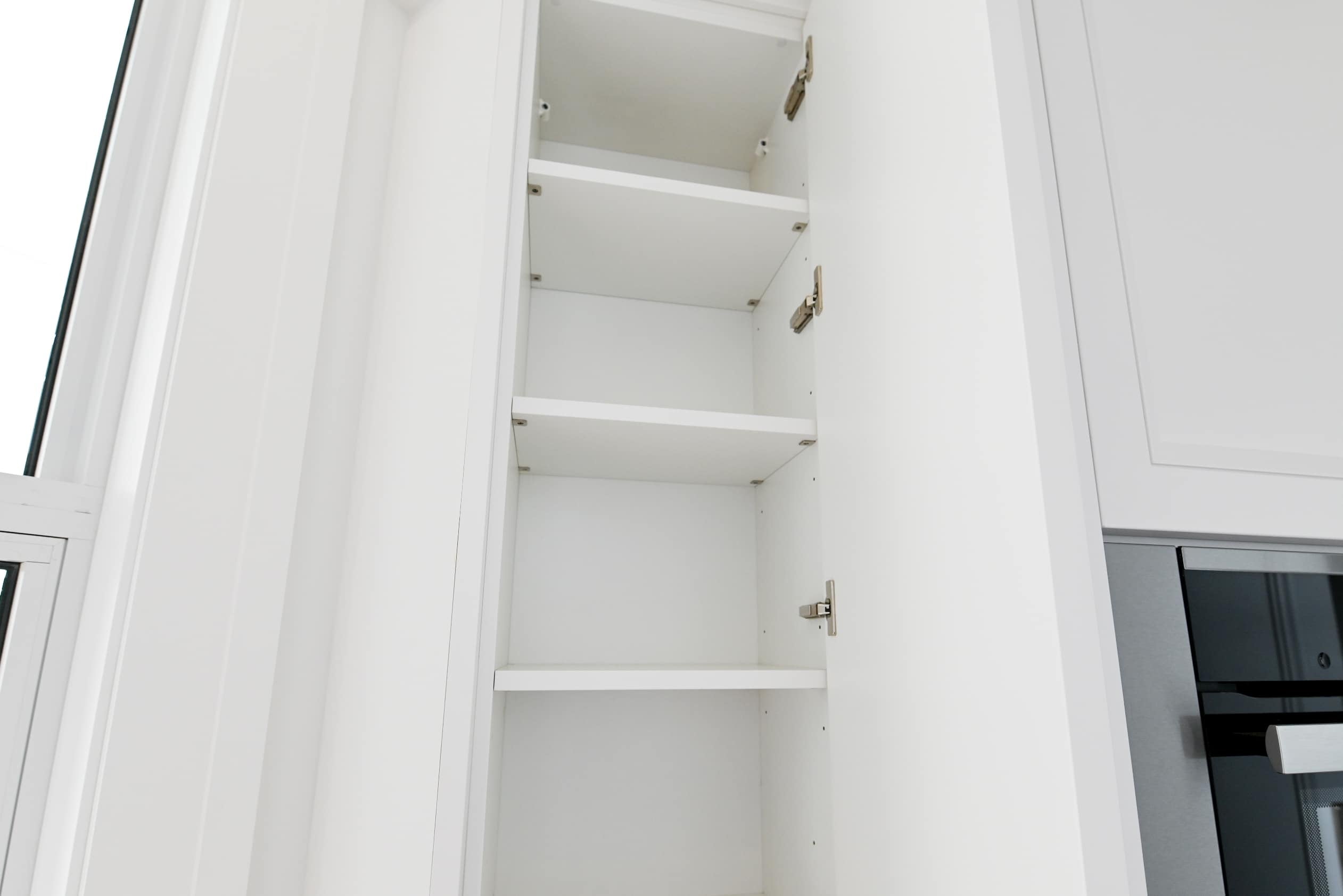 Molteni & C Dada Luxurious Winter Frost Traditional Pre-Owned Kitchen