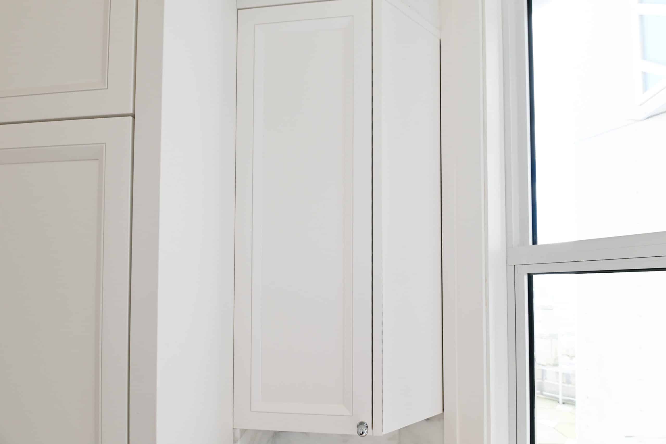 Molteni & C Dada Luxurious Winter Frost Traditional Pre-Owned Kitchen