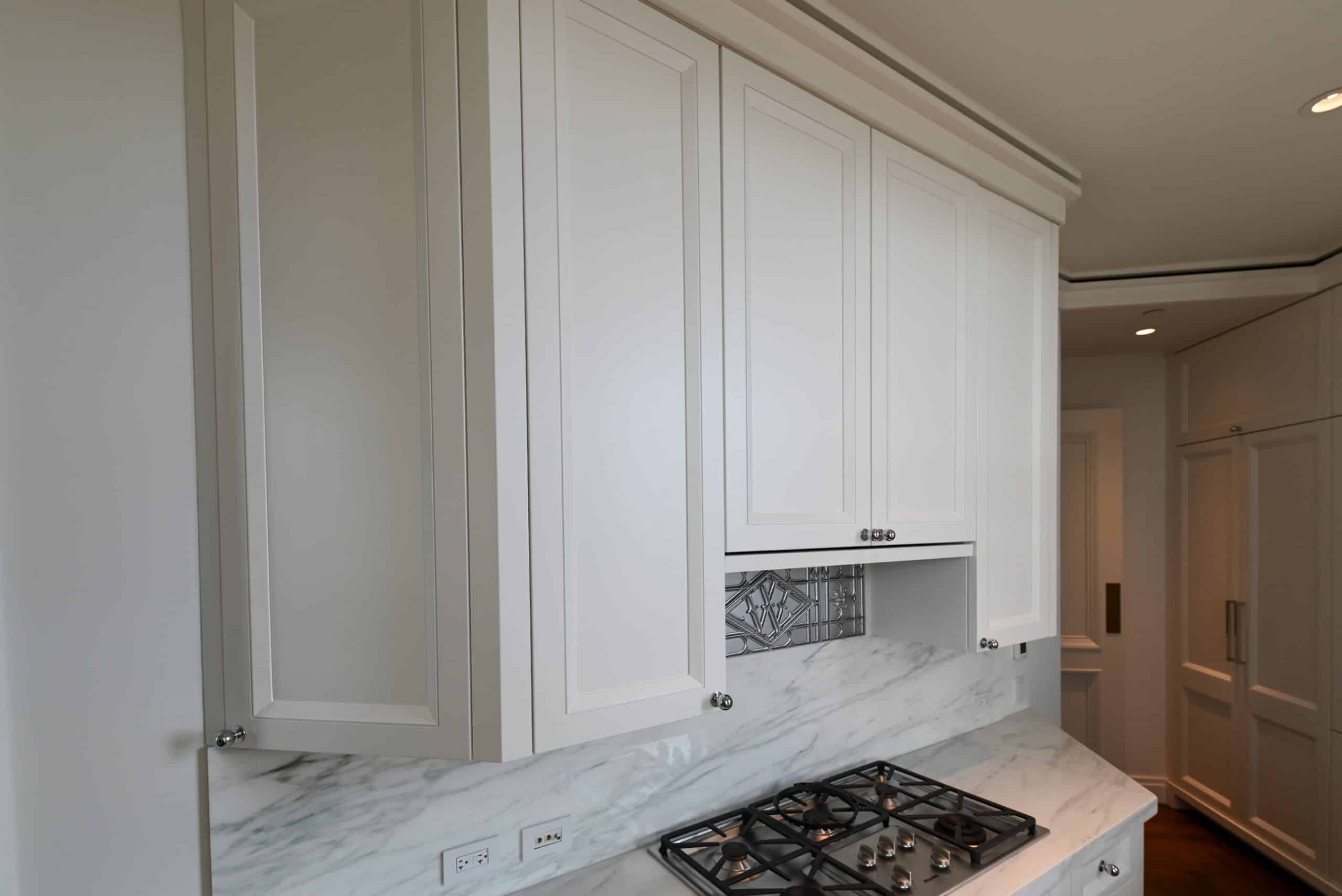 Molteni & C Dada Luxurious Winter Frost Traditional Pre-Owned Kitchen