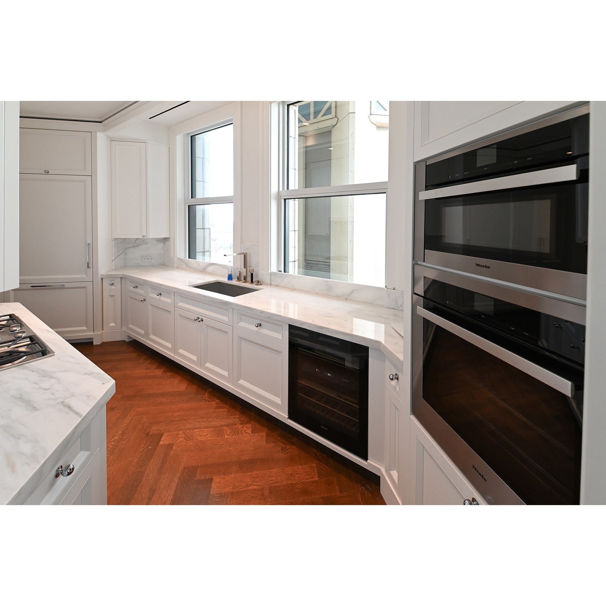 Molteni & C Dada Luxurious Winter Frost Traditional Pre-Owned Kitchen