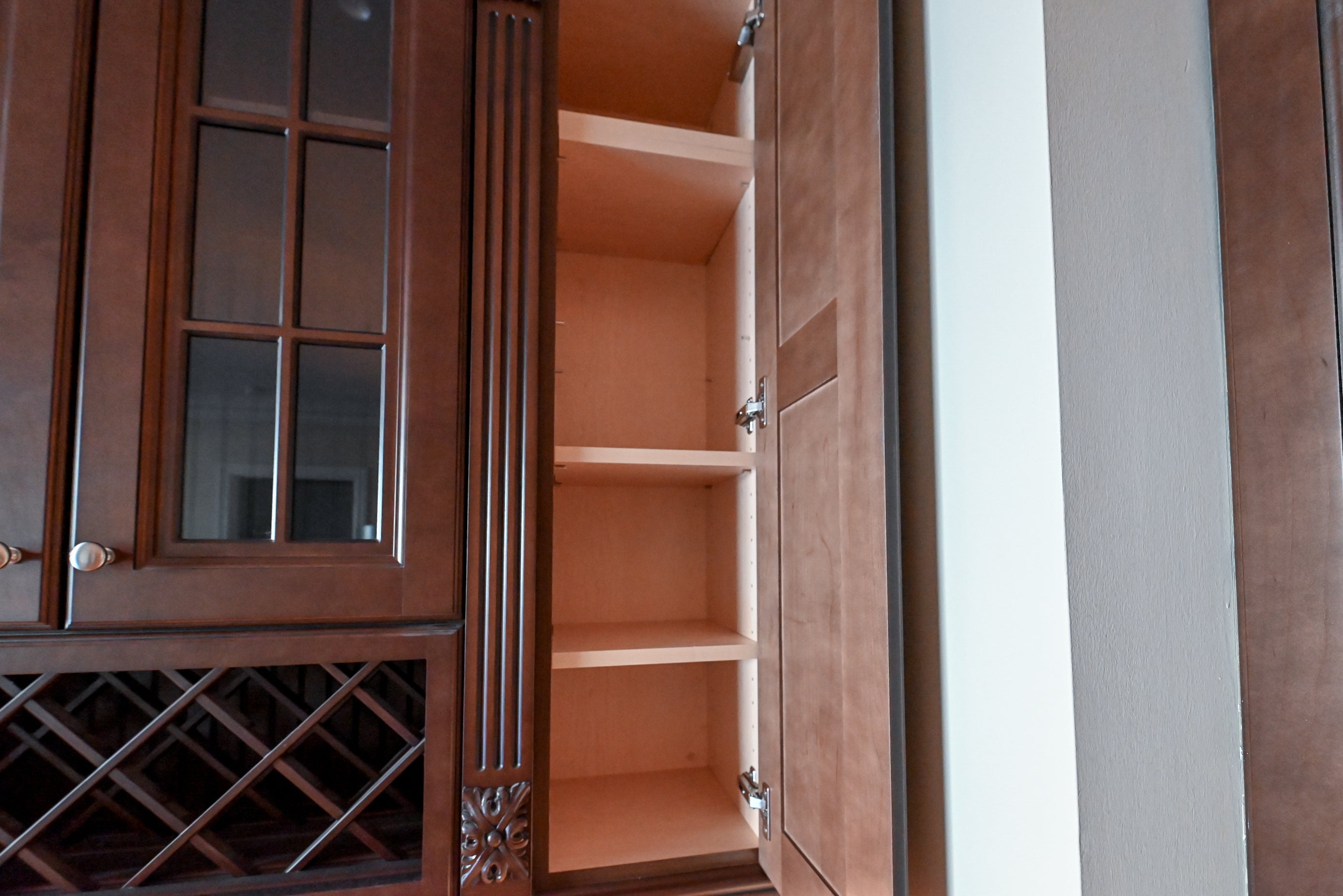 Chocolate European Coffee Traditional Pre-Owned Kitchen W/ Dry Bar