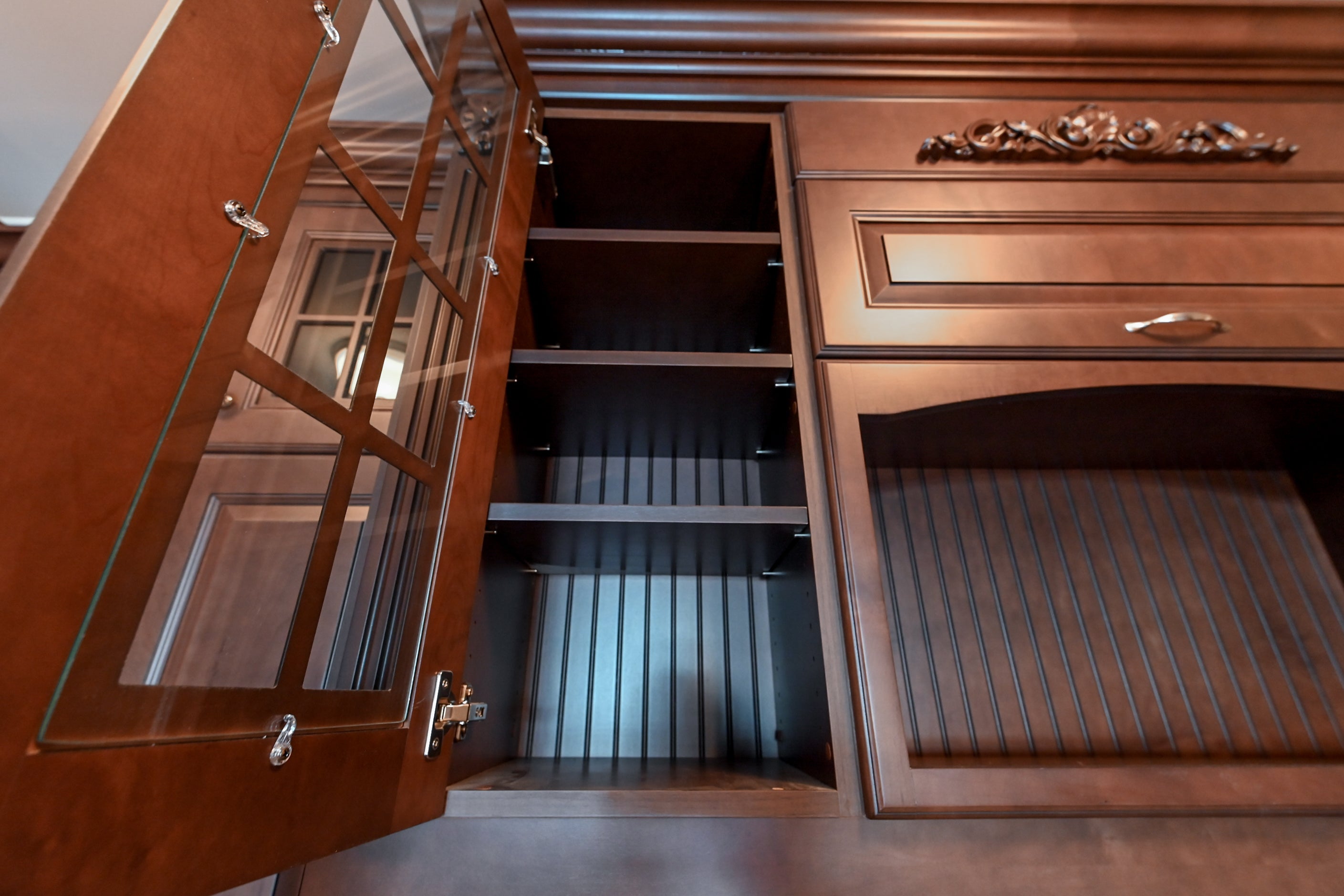 Chocolate European Coffee Traditional Pre-Owned Kitchen W/ Dry Bar