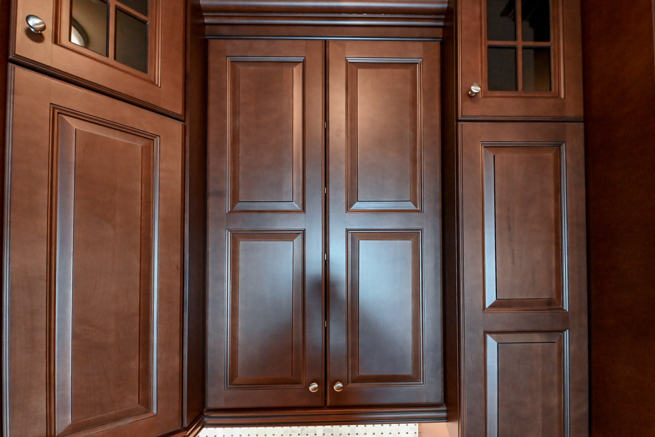 Chocolate European Coffee Traditional Pre-Owned Kitchen W/ Dry Bar