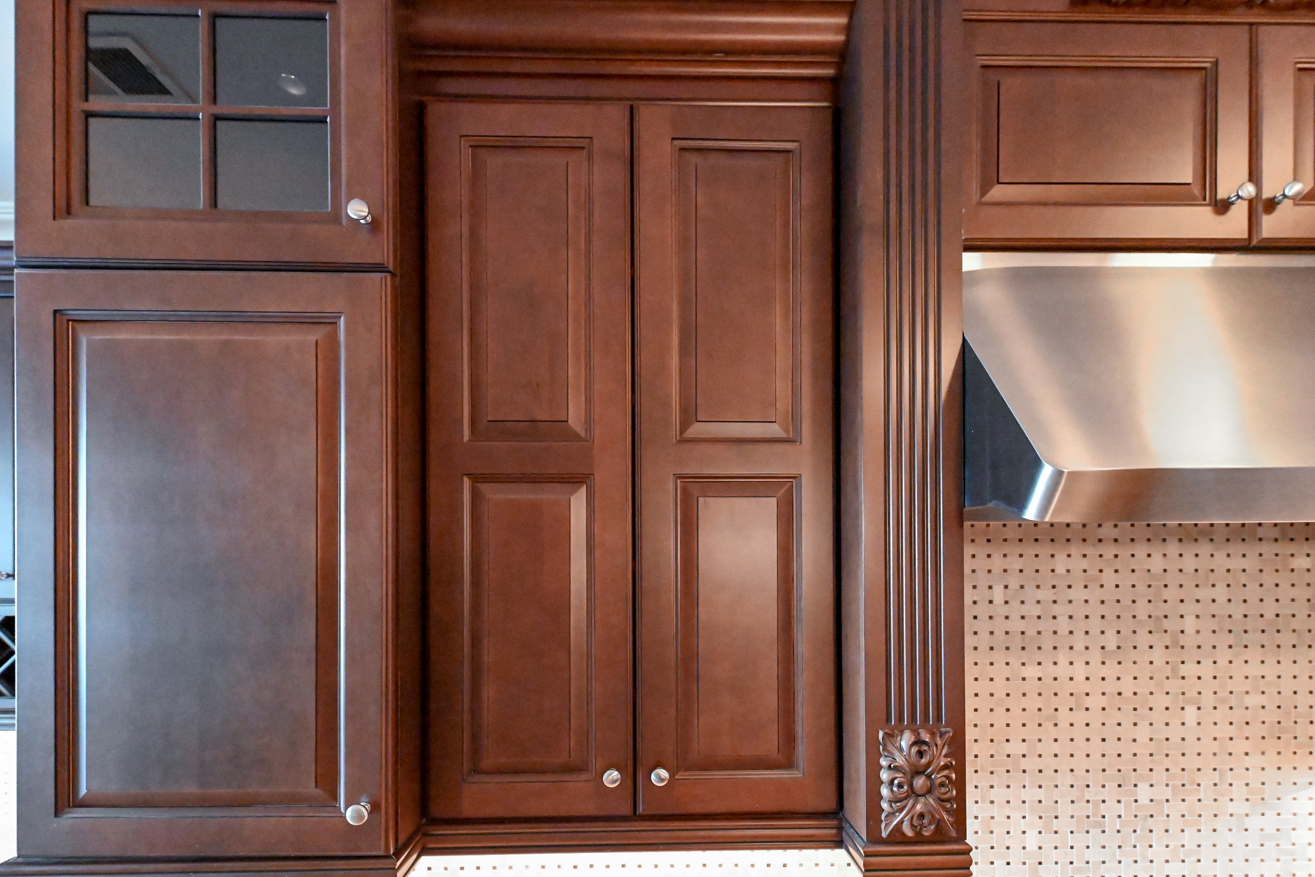 Chocolate European Coffee Traditional Pre-Owned Kitchen W/ Dry Bar