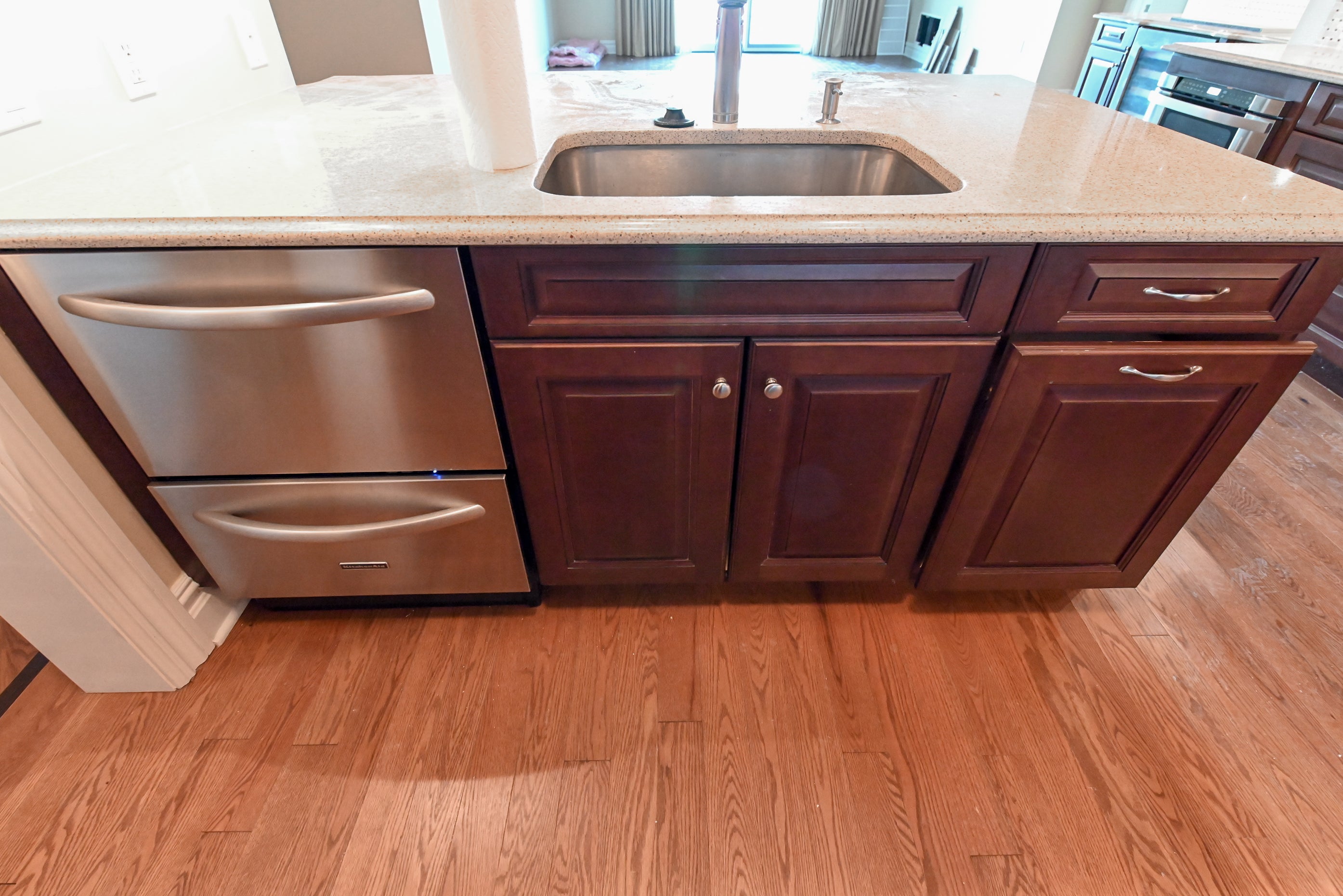 Chocolate European Coffee Traditional Pre-Owned Kitchen W/ Dry Bar