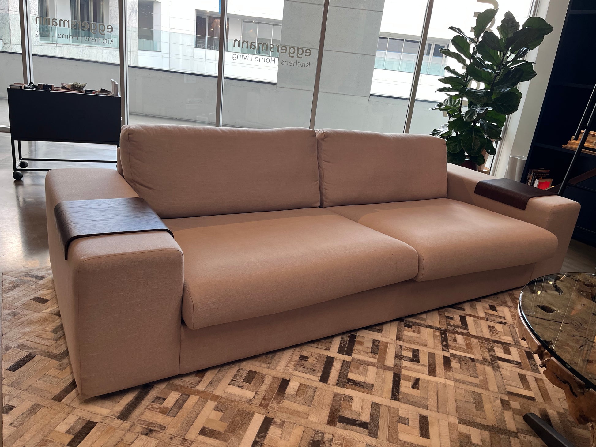 eggersmann Certified Local 3.5 Seater Style Modern Light Beige Sofa with Wooden Arm Trays
