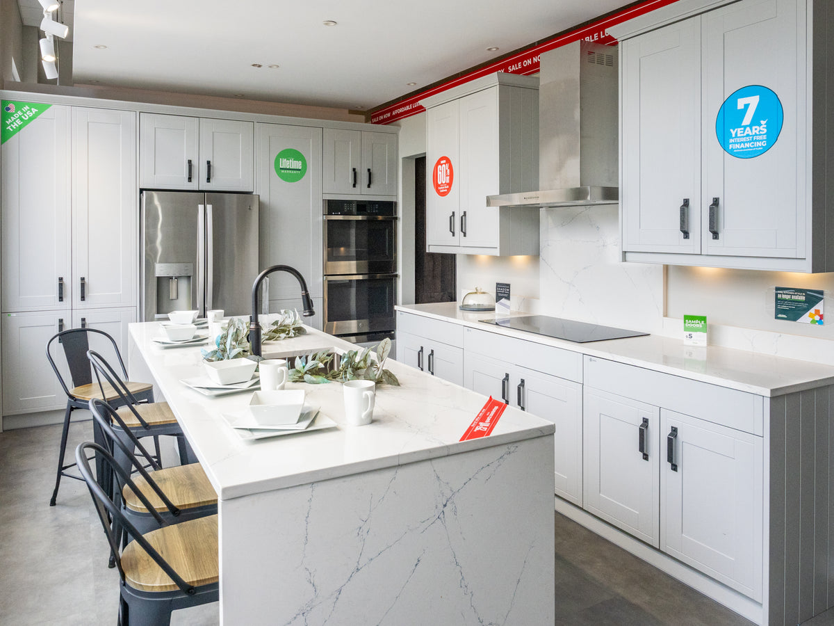 Wren Shaker Off White Matte Kitchen with Island & Appliances