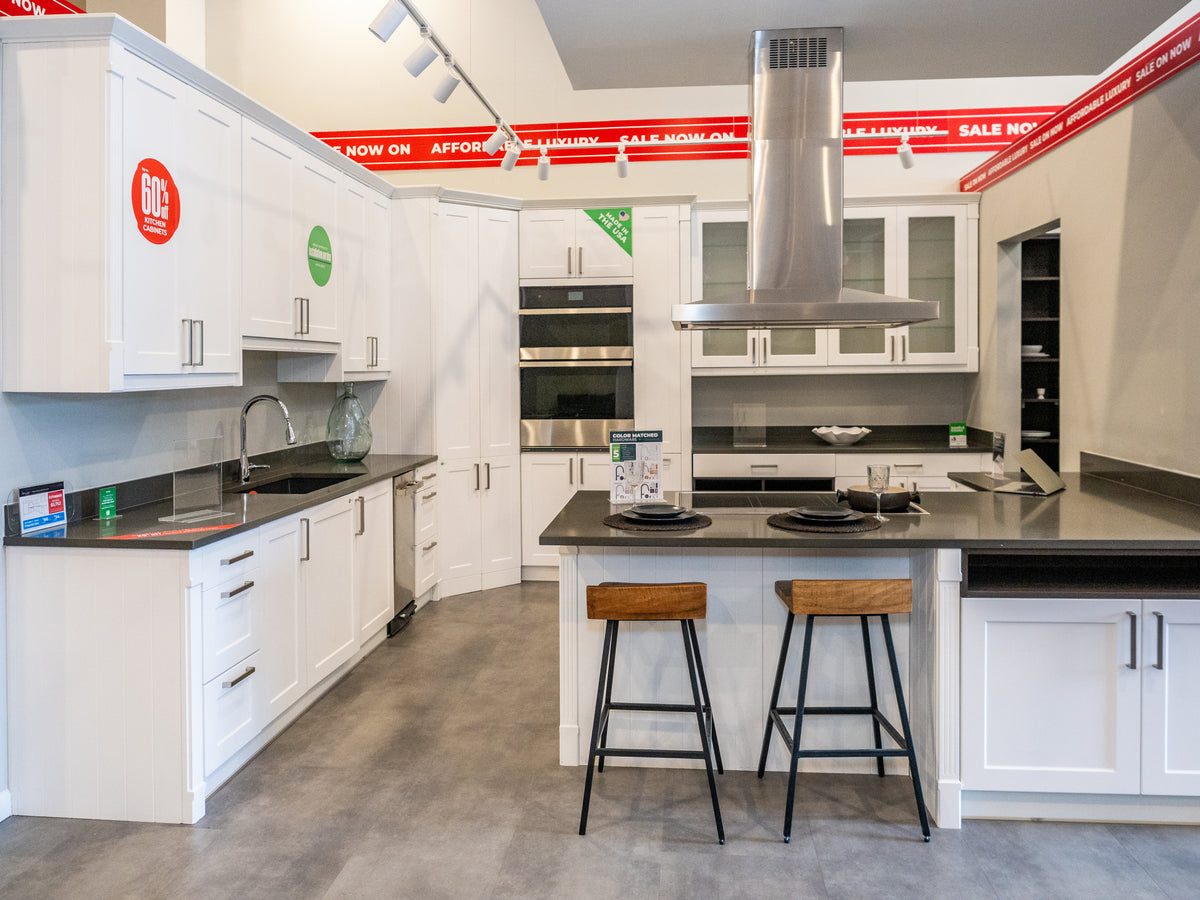 Wren Shaker Chelsea Juratek Pillow Matte Kitchen with JennAir Appliances