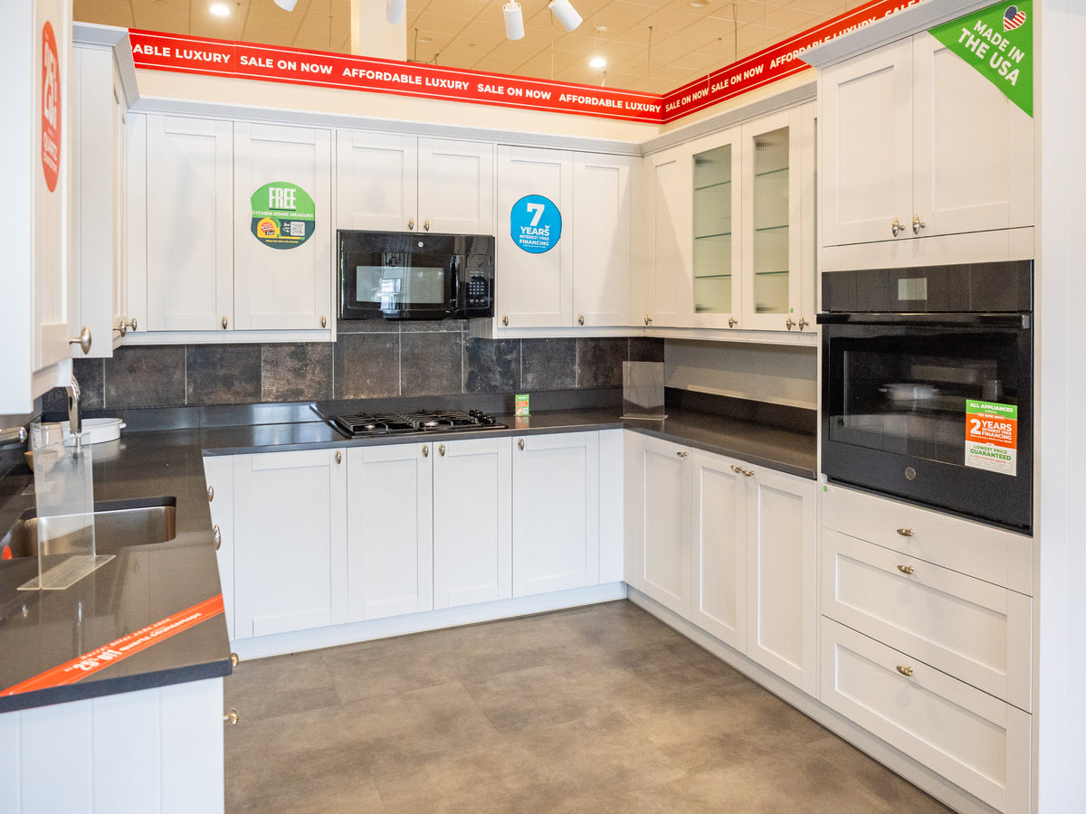 Wren Shaker Forest Classic Chalk White Grain Kitchen