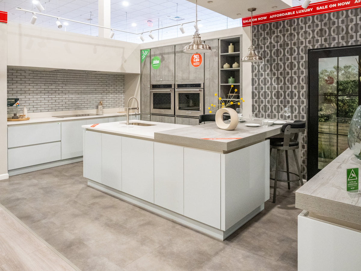 Wren Milano Modern Kitchen with Island & Appliances