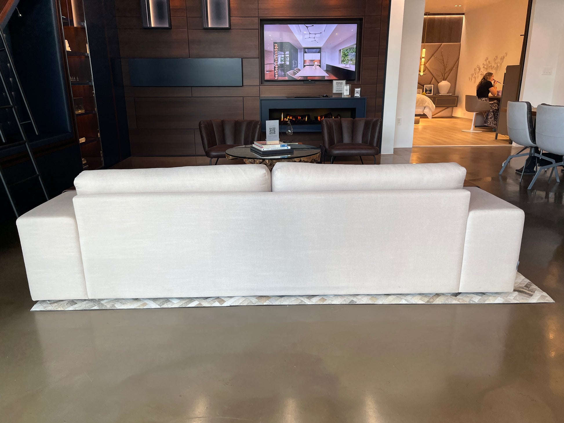 eggersmann Certified Local 3.5 Seater Style Modern Light Beige Sofa with Wooden Arm Trays