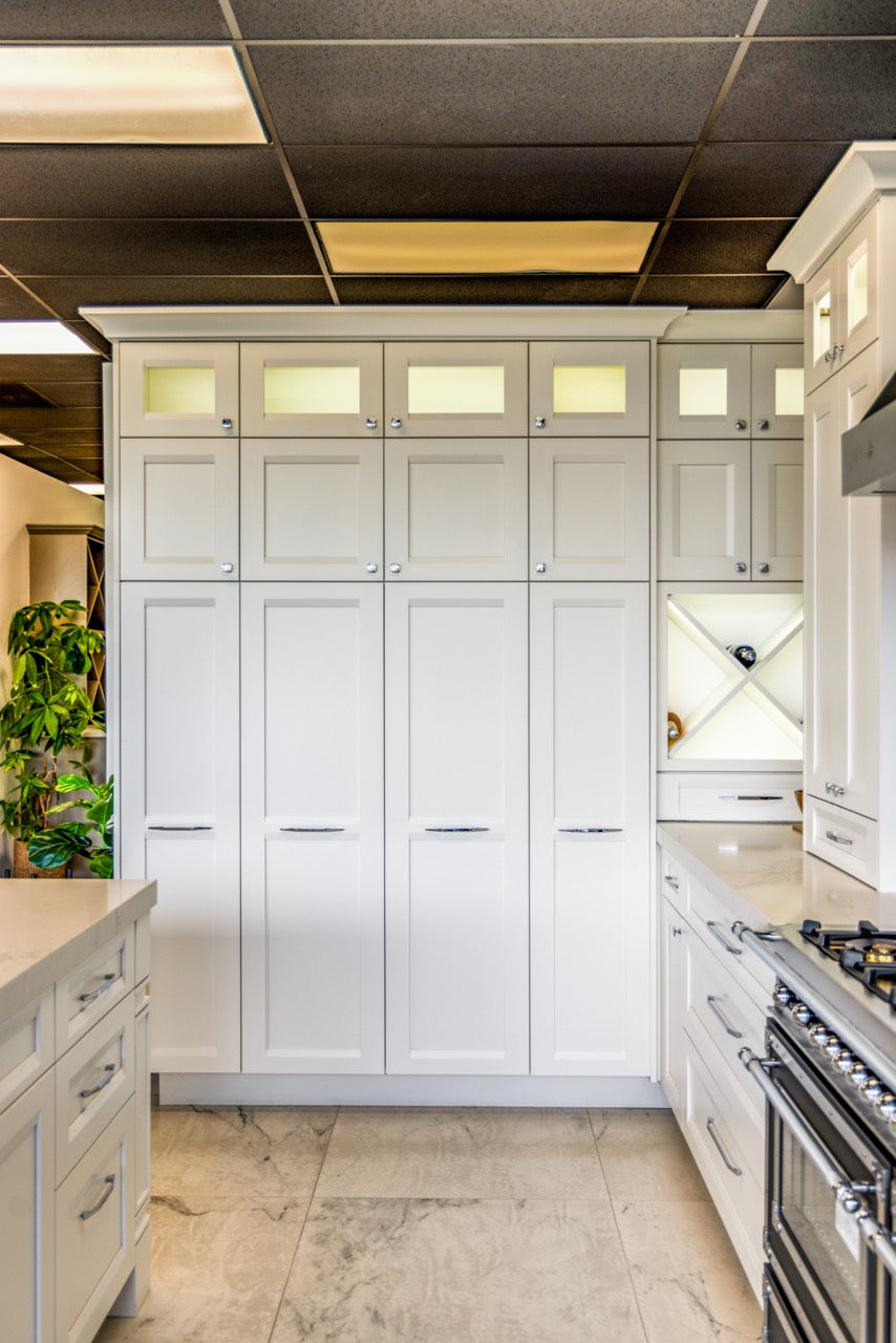 Bellmont Transitional White Kitchen with Island & Bertazzoni Appliances