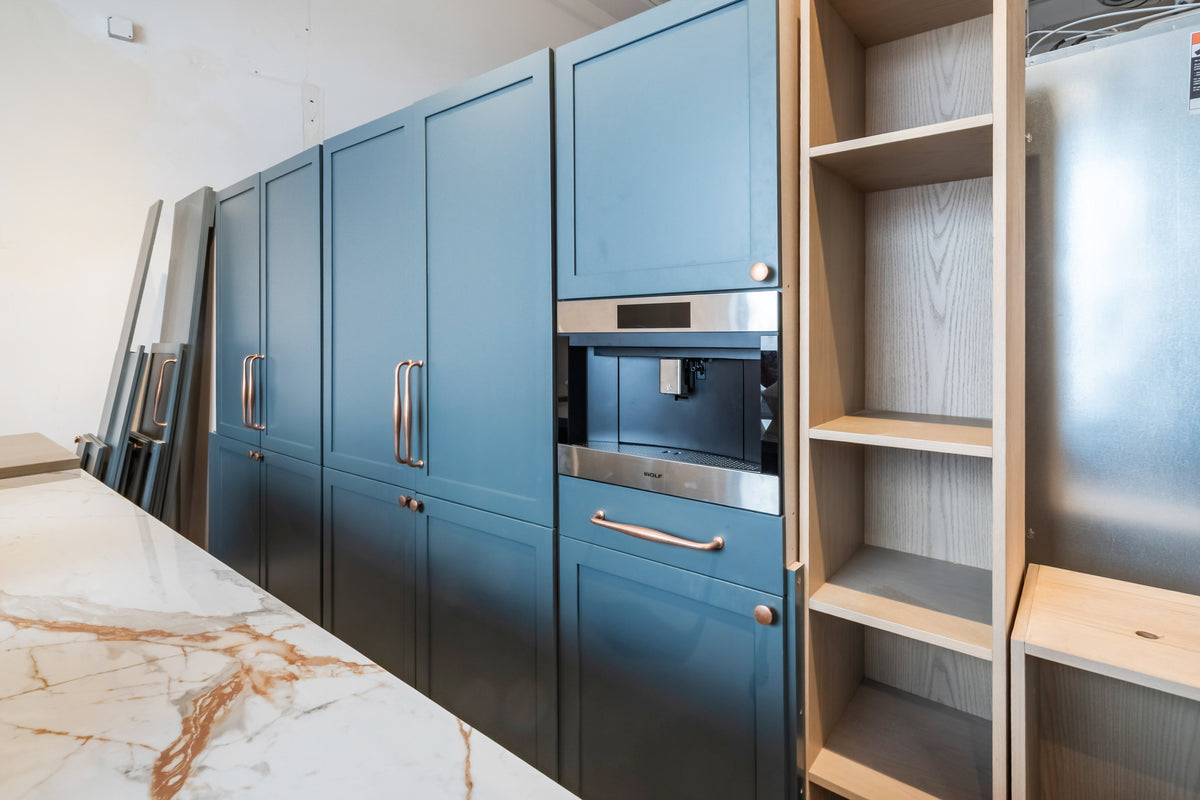 Albero Comodoro Green & Oak Veneer Kitchen with Wolf & Sub-Zero Appliances