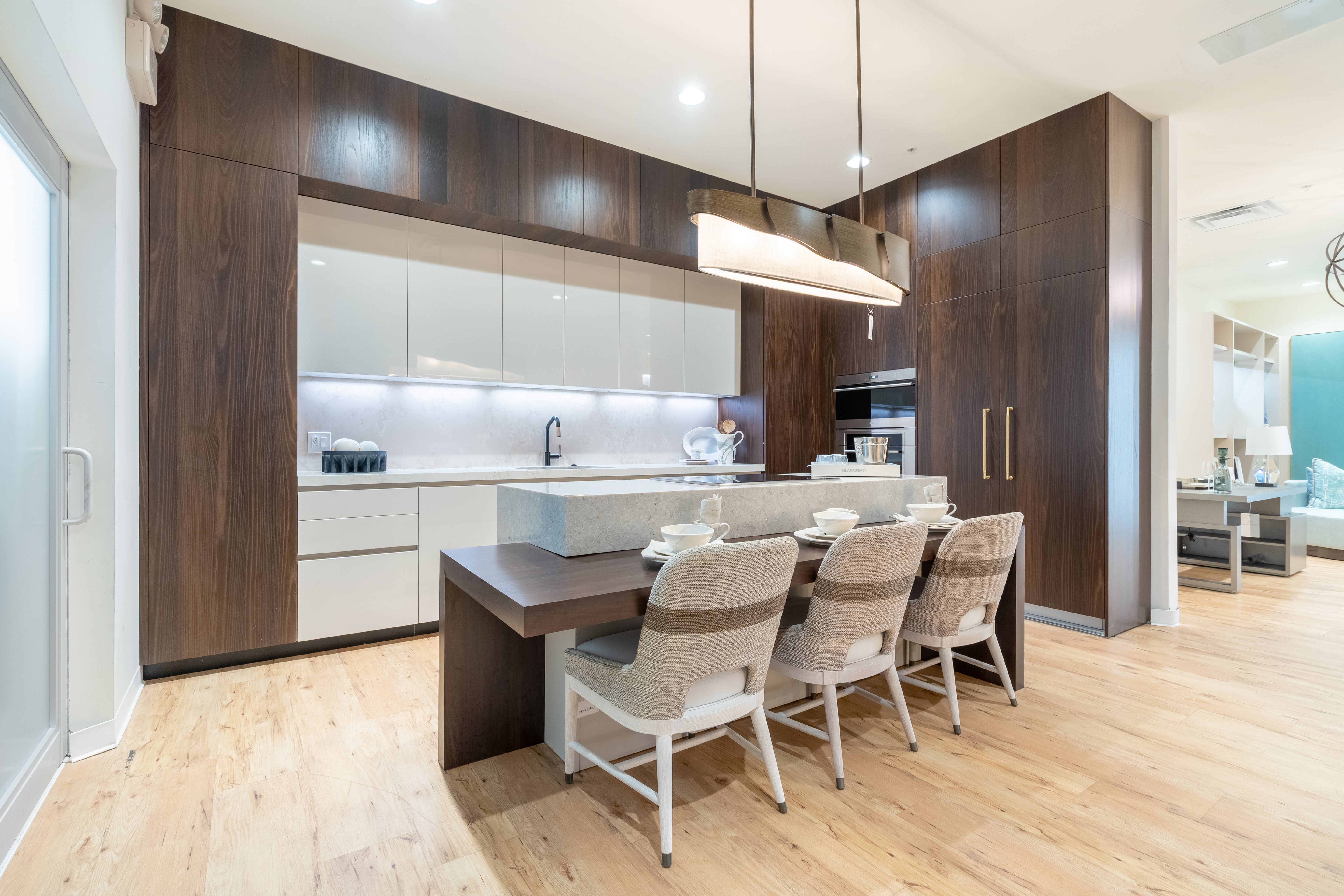 Hans Krug Modern Dark Espresso & White Gloss Kitchen with Island and Bar
