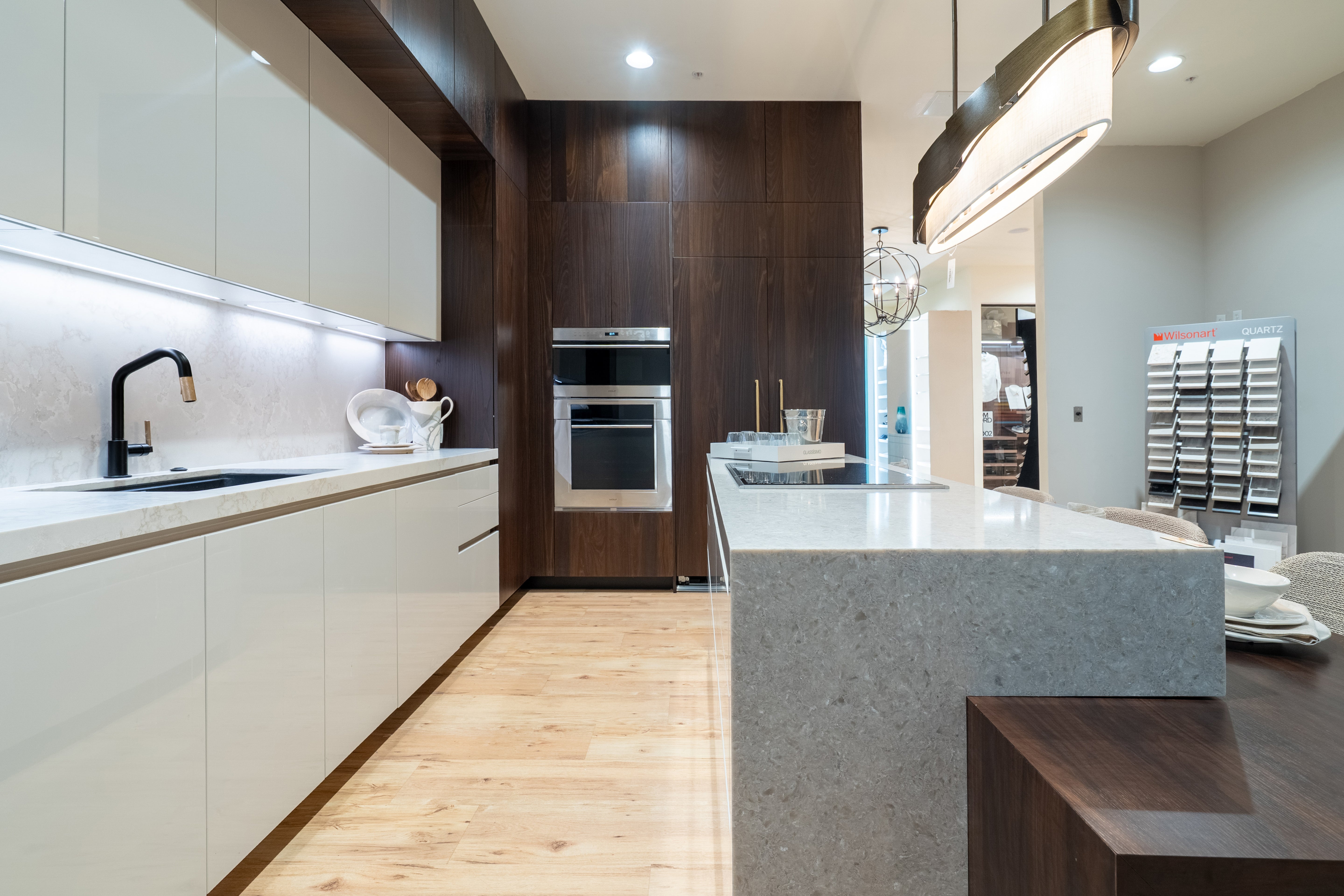Hans Krug Modern Dark Espresso & White Gloss Kitchen with Island and Bar