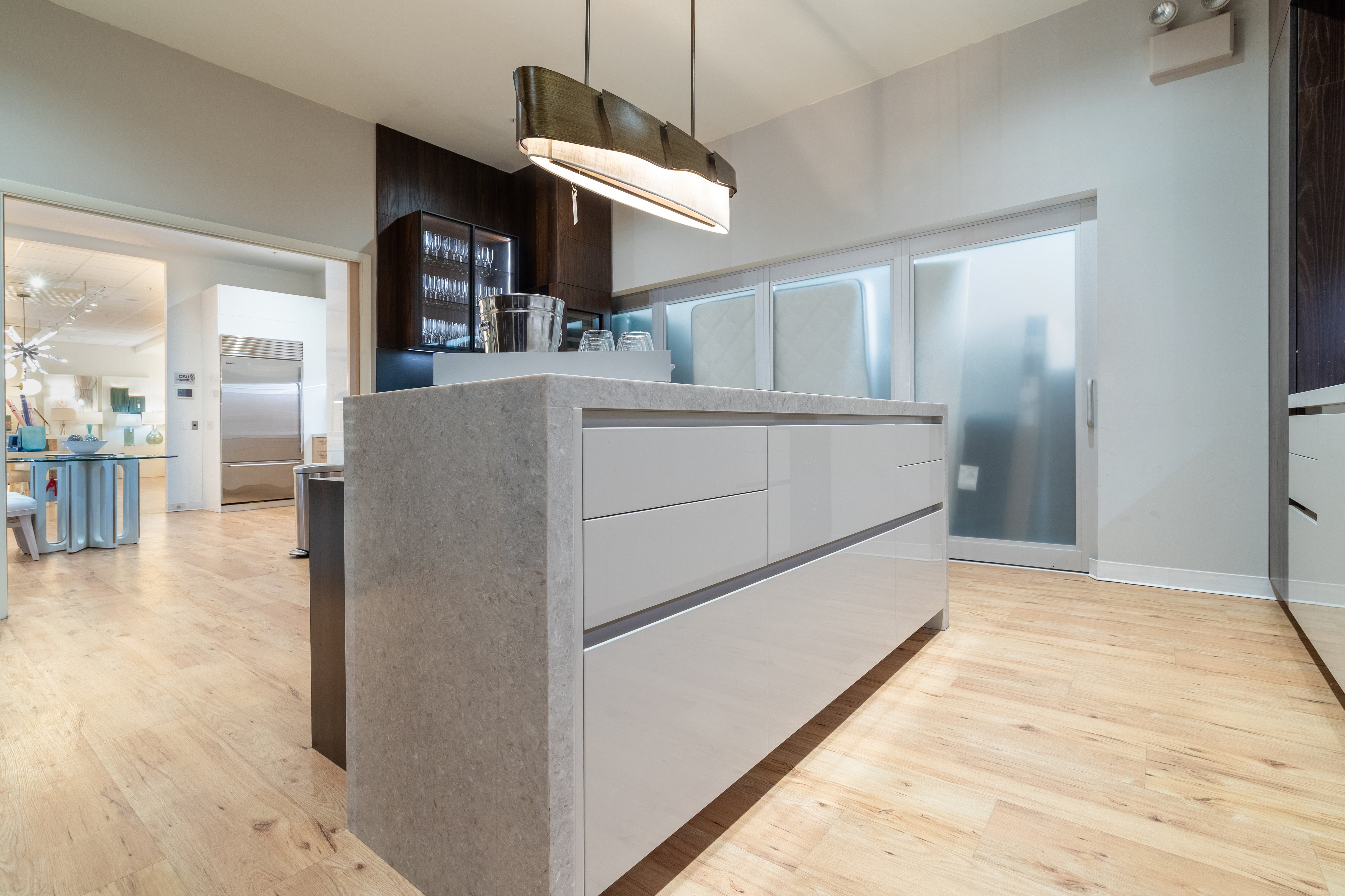Hans Krug Modern Dark Espresso & White Gloss Kitchen with Island and Bar
