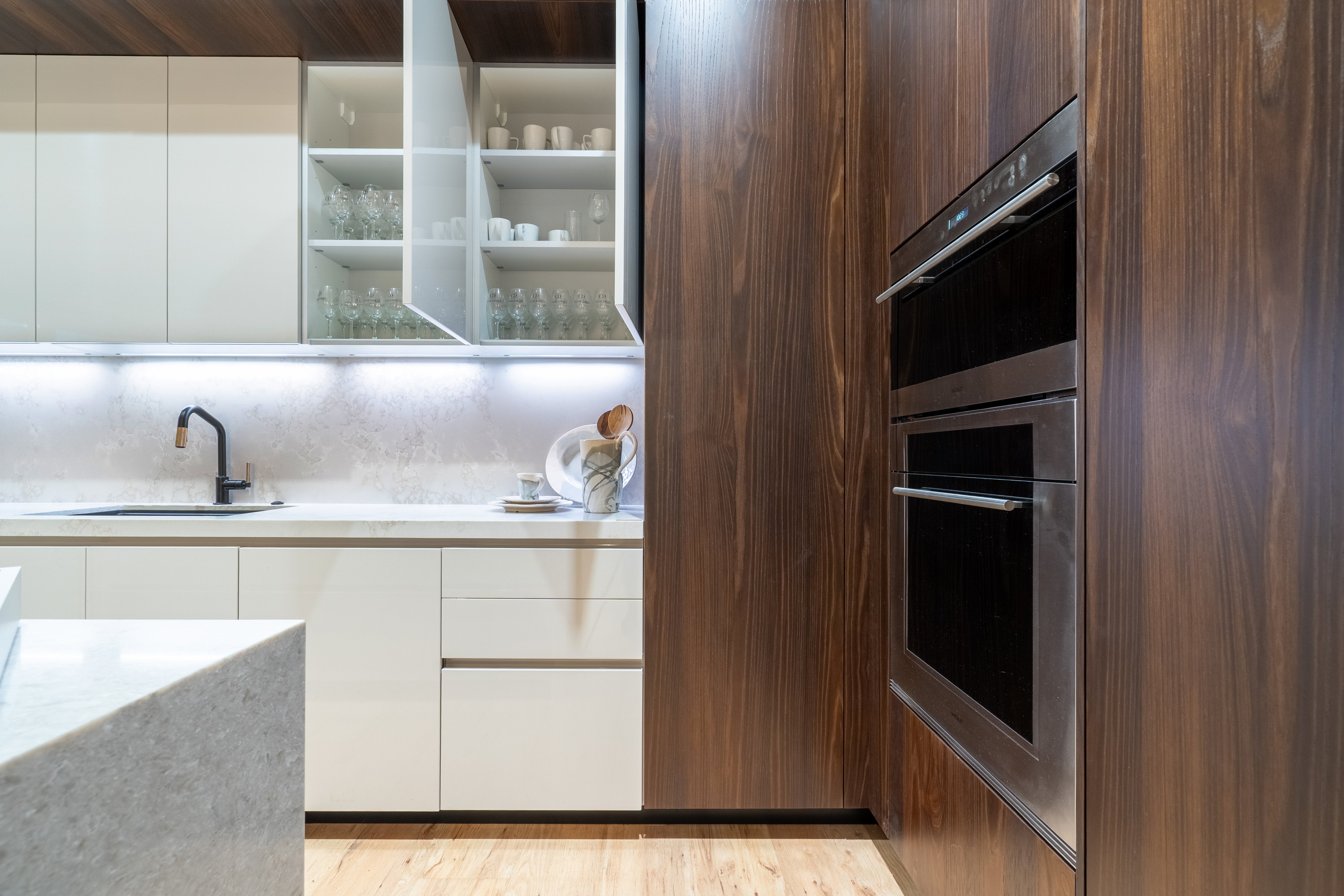 Hans Krug Modern Dark Espresso & White Gloss Kitchen with Island and Bar