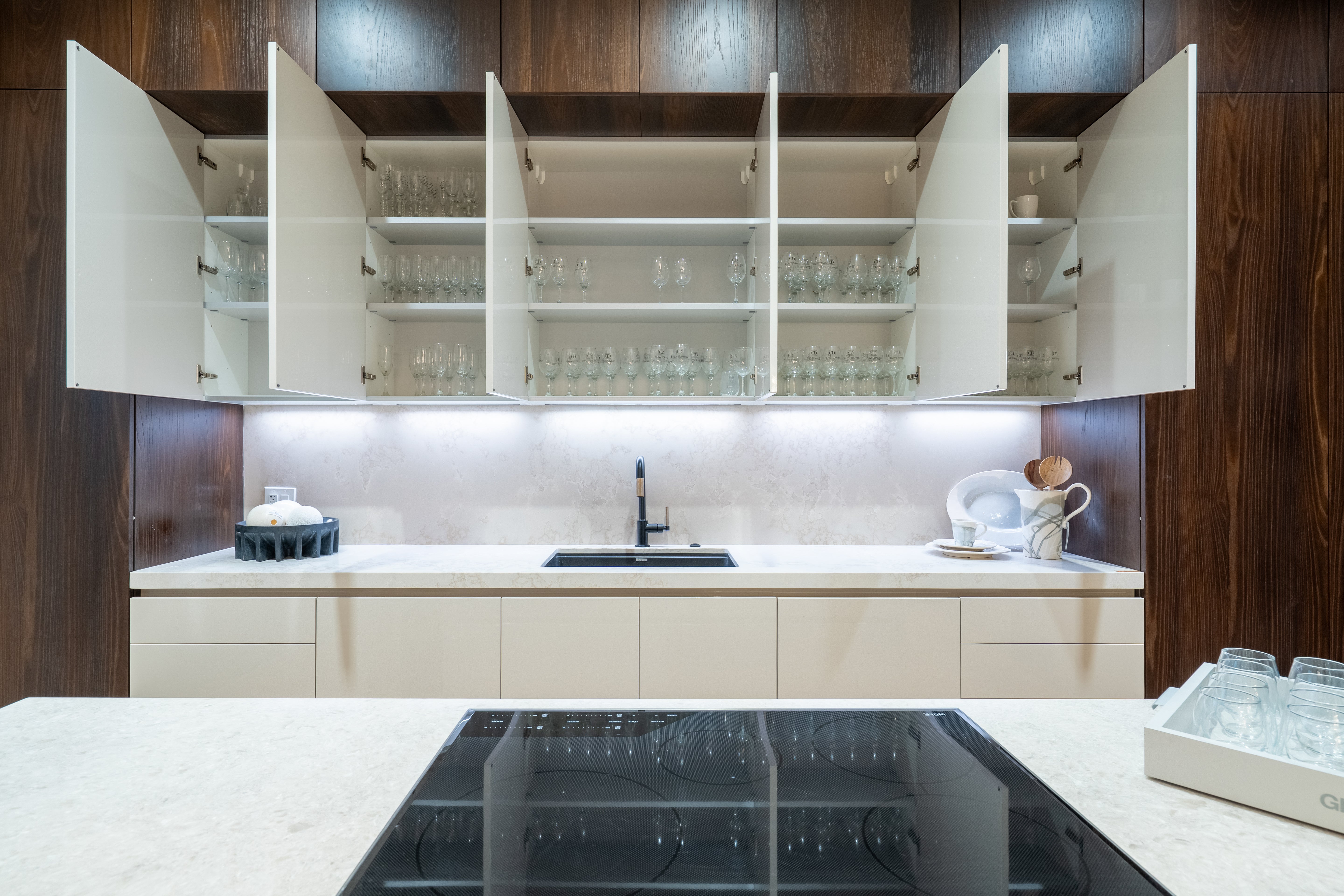 Hans Krug Modern Dark Espresso & White Gloss Kitchen with Island and Bar