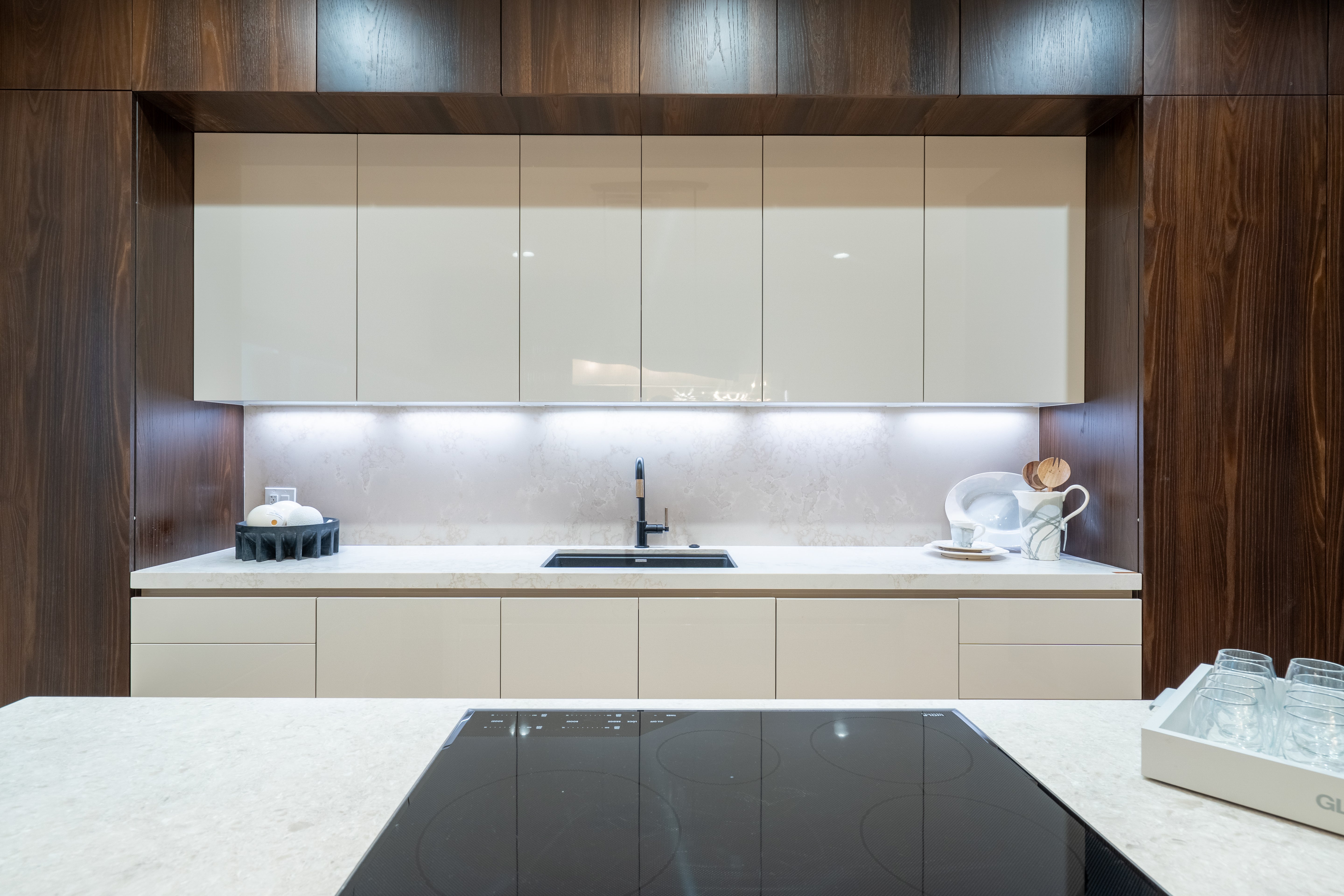 Hans Krug Modern Dark Espresso & White Gloss Kitchen with Island and Bar