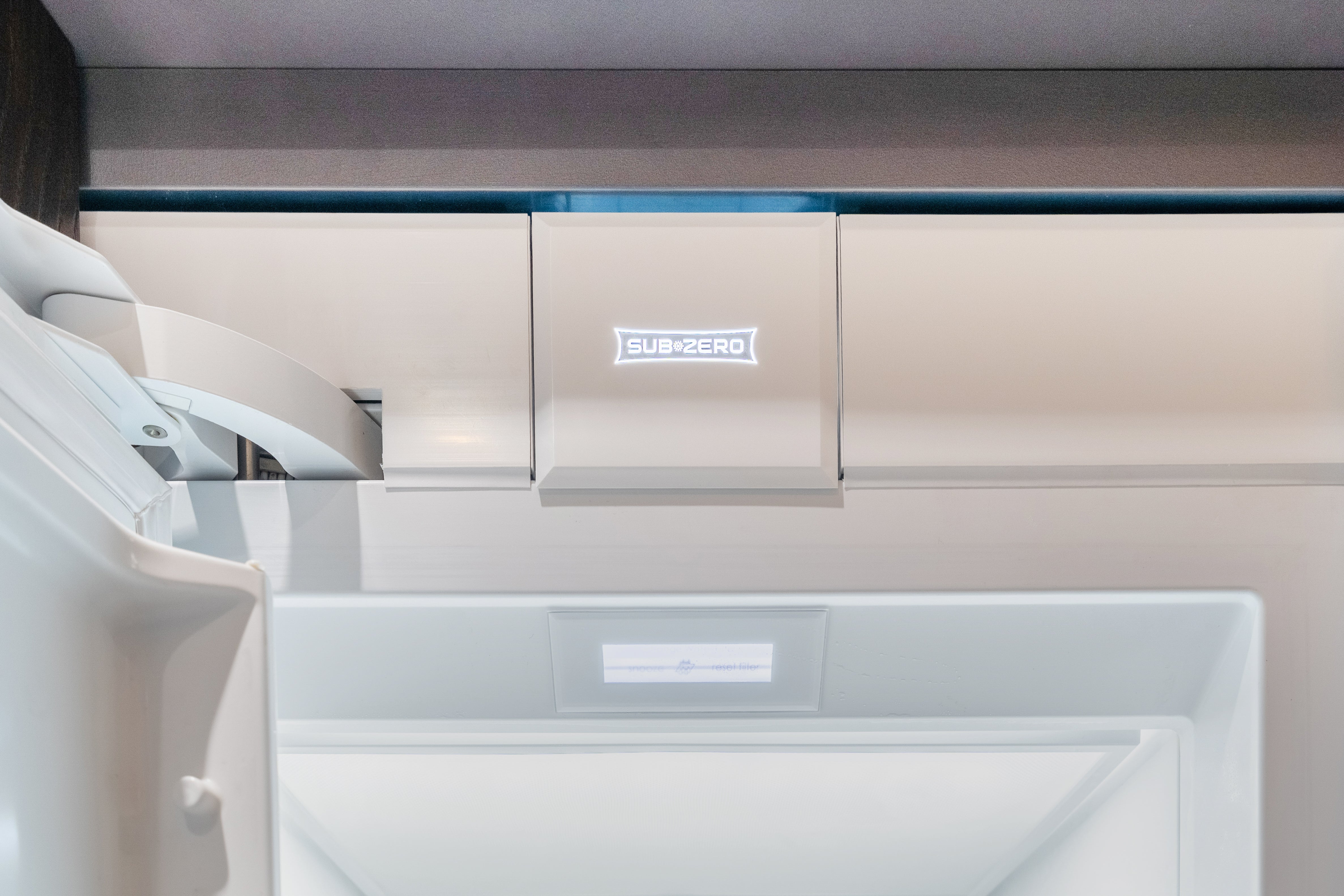 Hans Krug Modern Dark Espresso & White Gloss Kitchen with Island and Bar