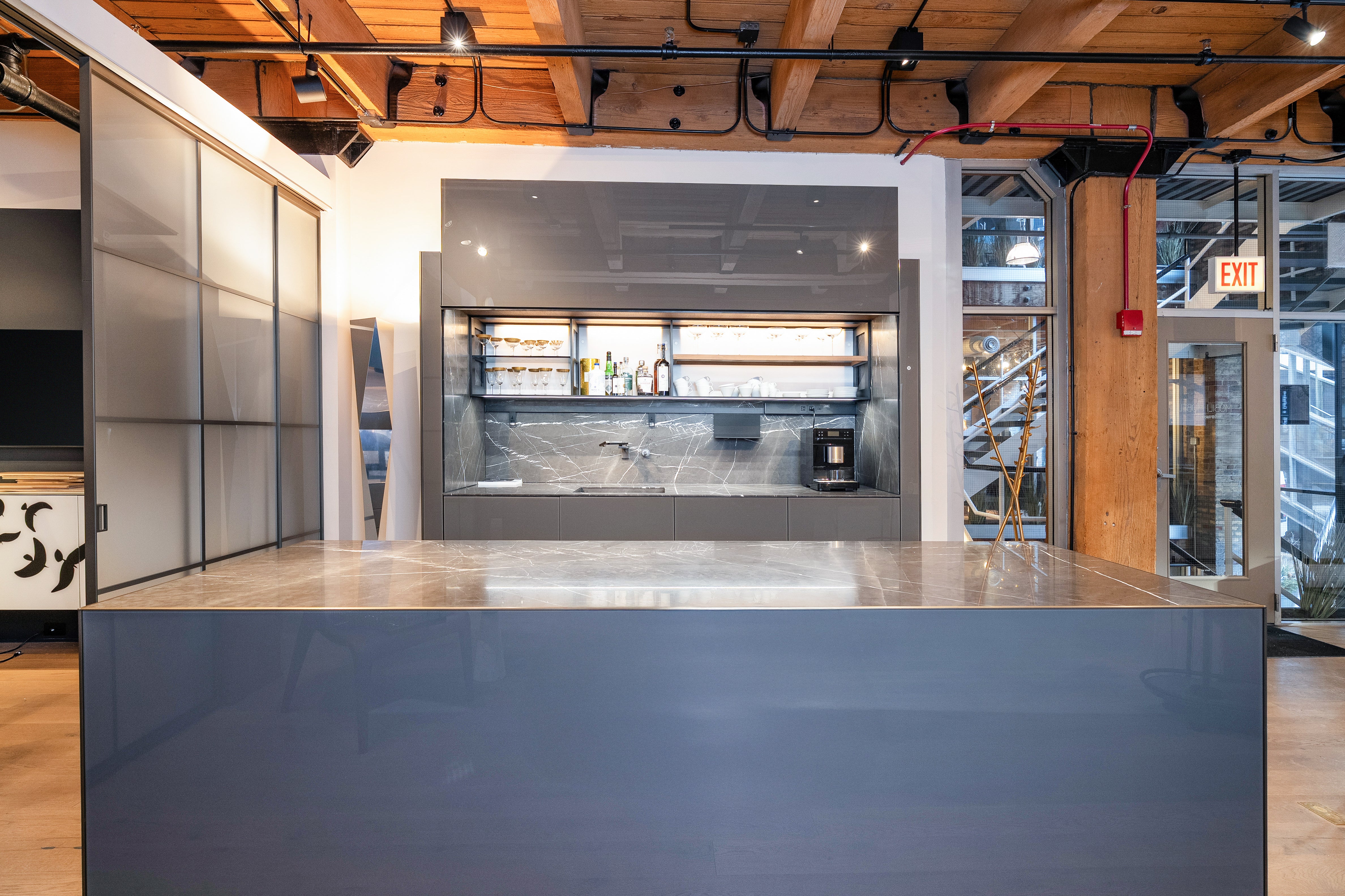 Valcucine Logica Celata Wet Bar with Artematica Soft Island