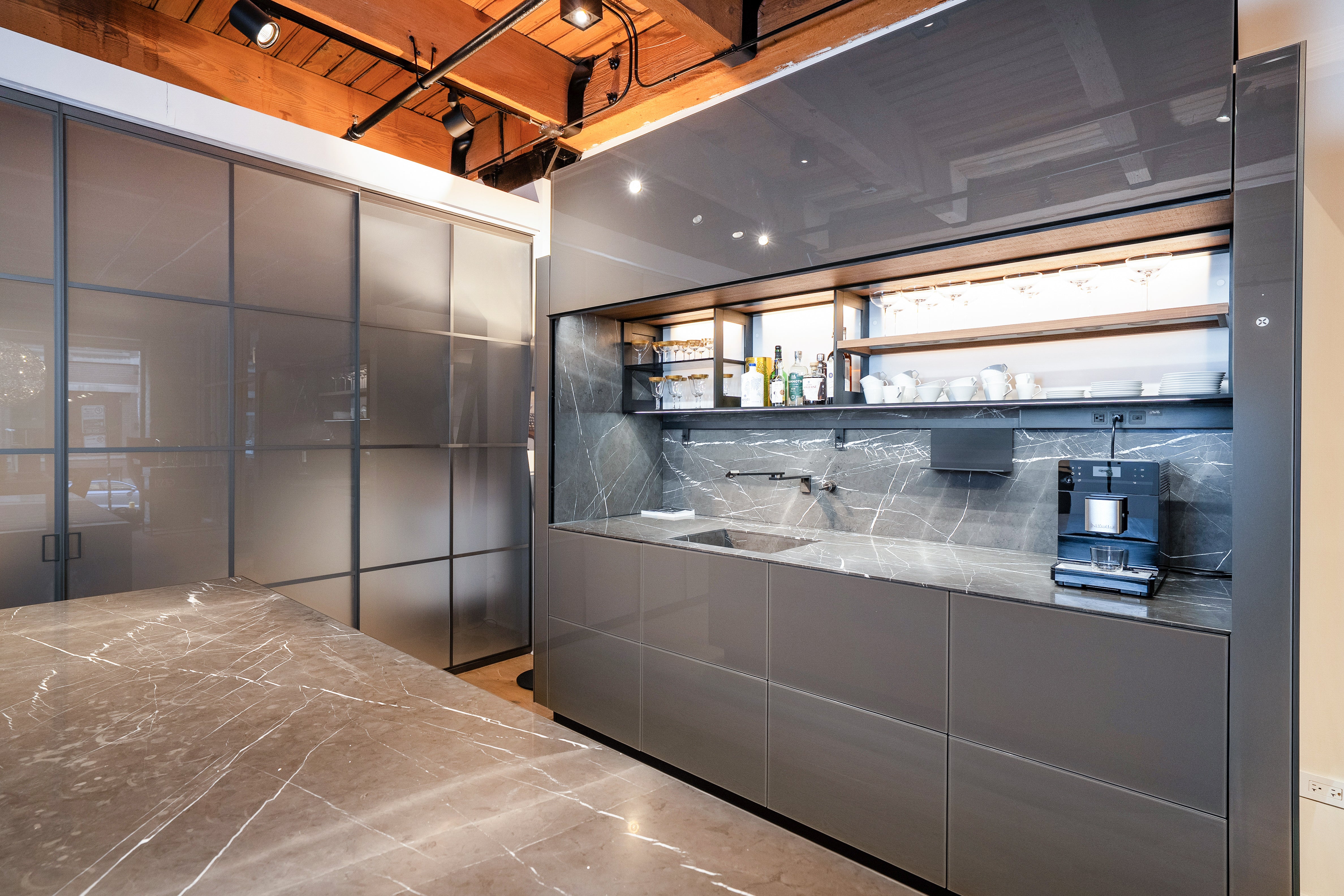 Valcucine Logica Celata Wet Bar with Artematica Soft Island