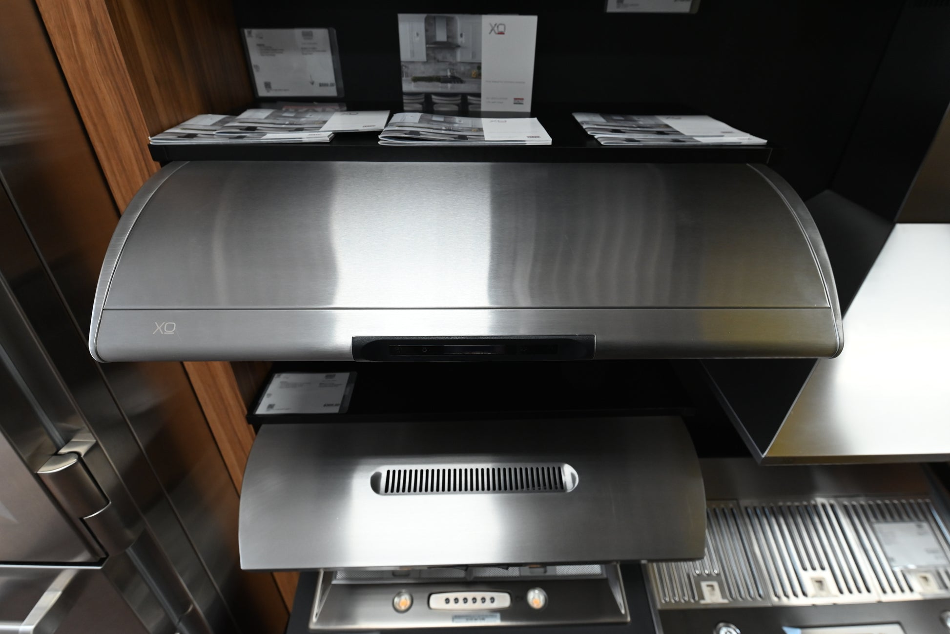 XO 30 inch wall mount pyramid canopy range hood in stainless steel XOA30S
