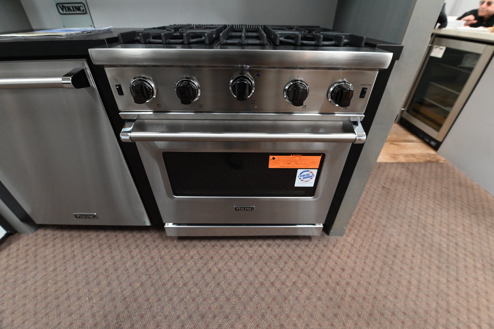 Viking VGIC53024BSS Professional 5 Series 30 inch open burner gas range front view stainless steel