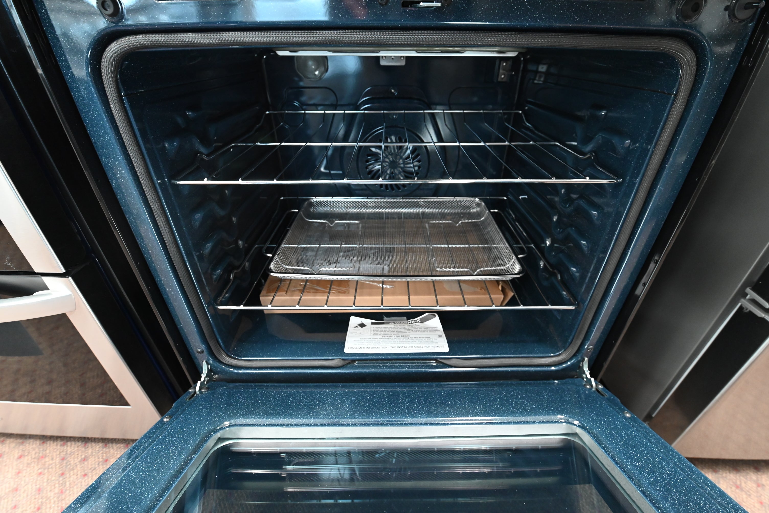 Samsung smart slide in induction range with smooth glass cooktop and Smart Dial